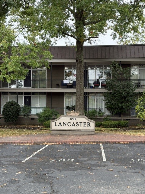 3909 Whitland Ave 203 — photo