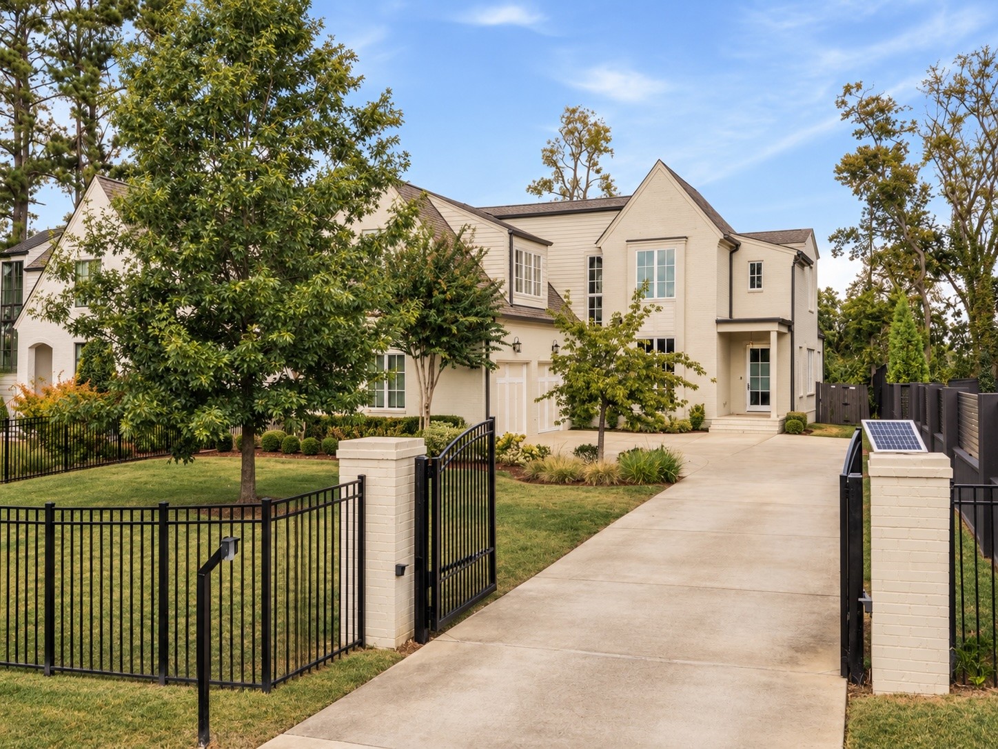 1808 Castleman Dr — photo