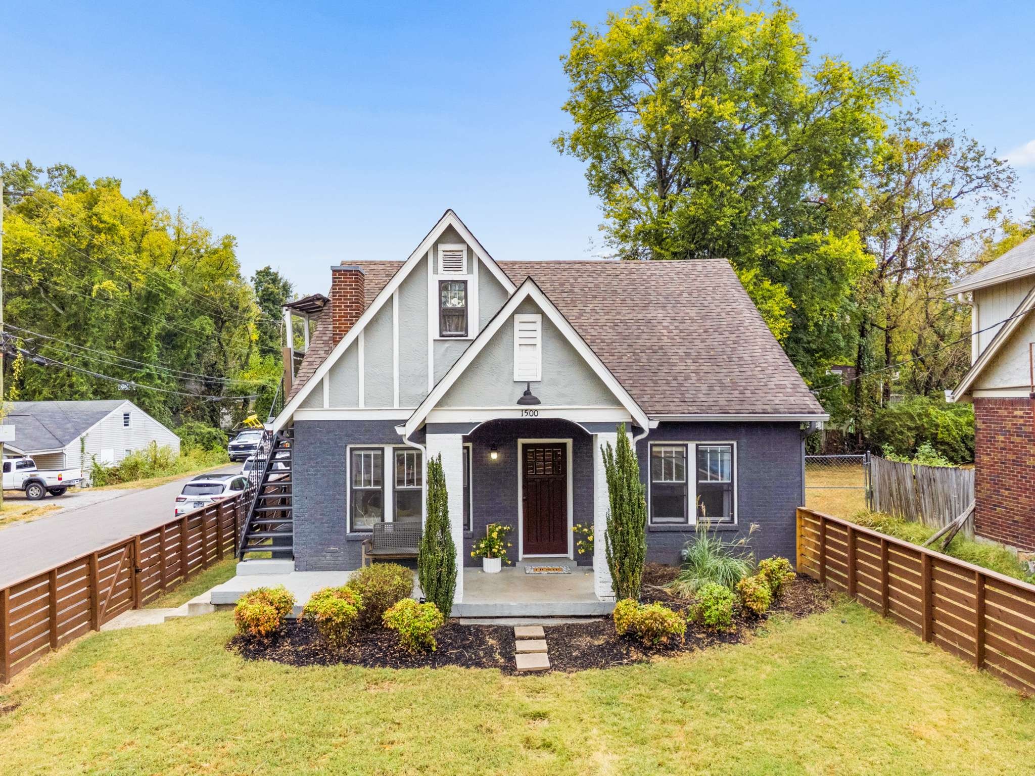 1500 Riverside Dr — photo