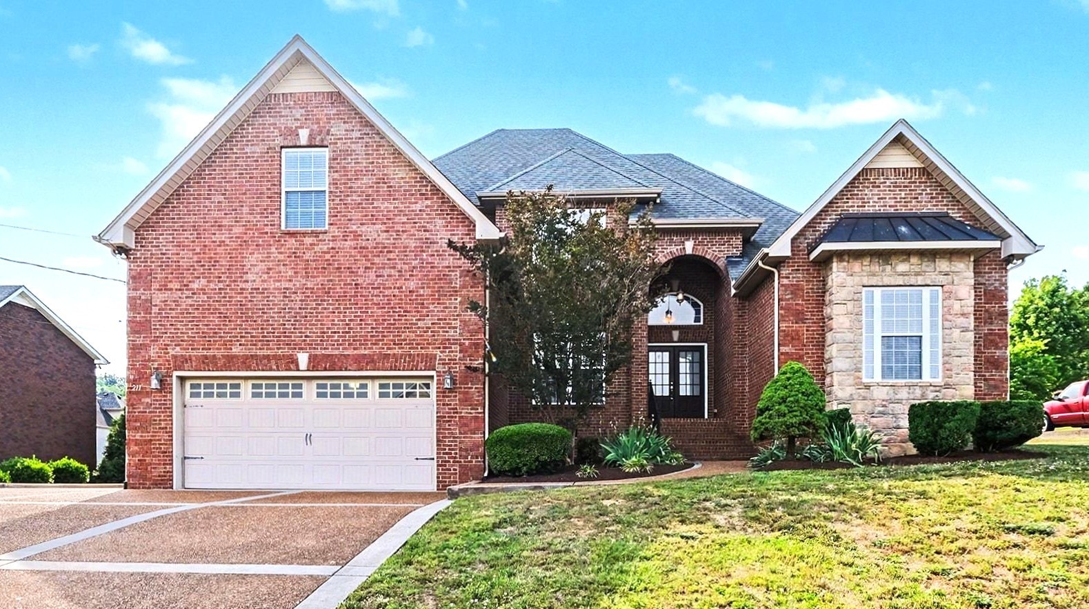 211 Bonifay Dr — photo