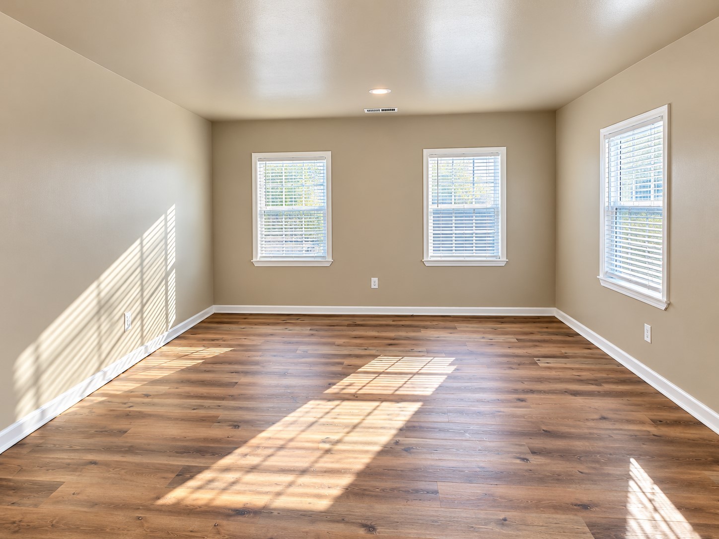 441 E Deaderick Street, Jackson, TN 38301 — photo 2