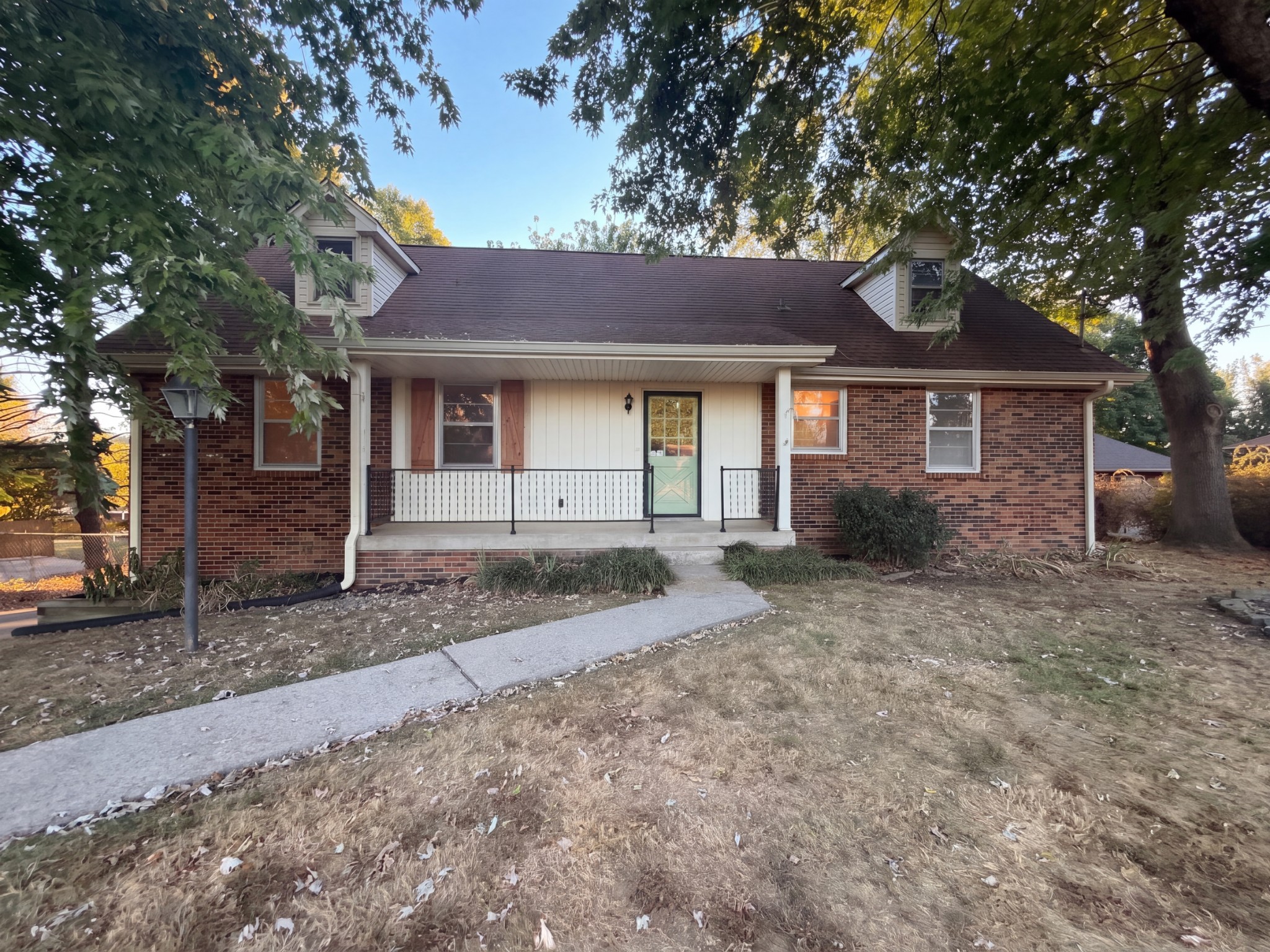 561 Augusta Dr — photo
