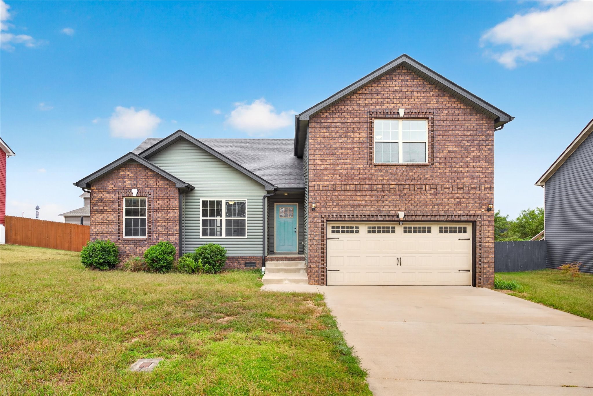 2361 Danbury Dr — photo