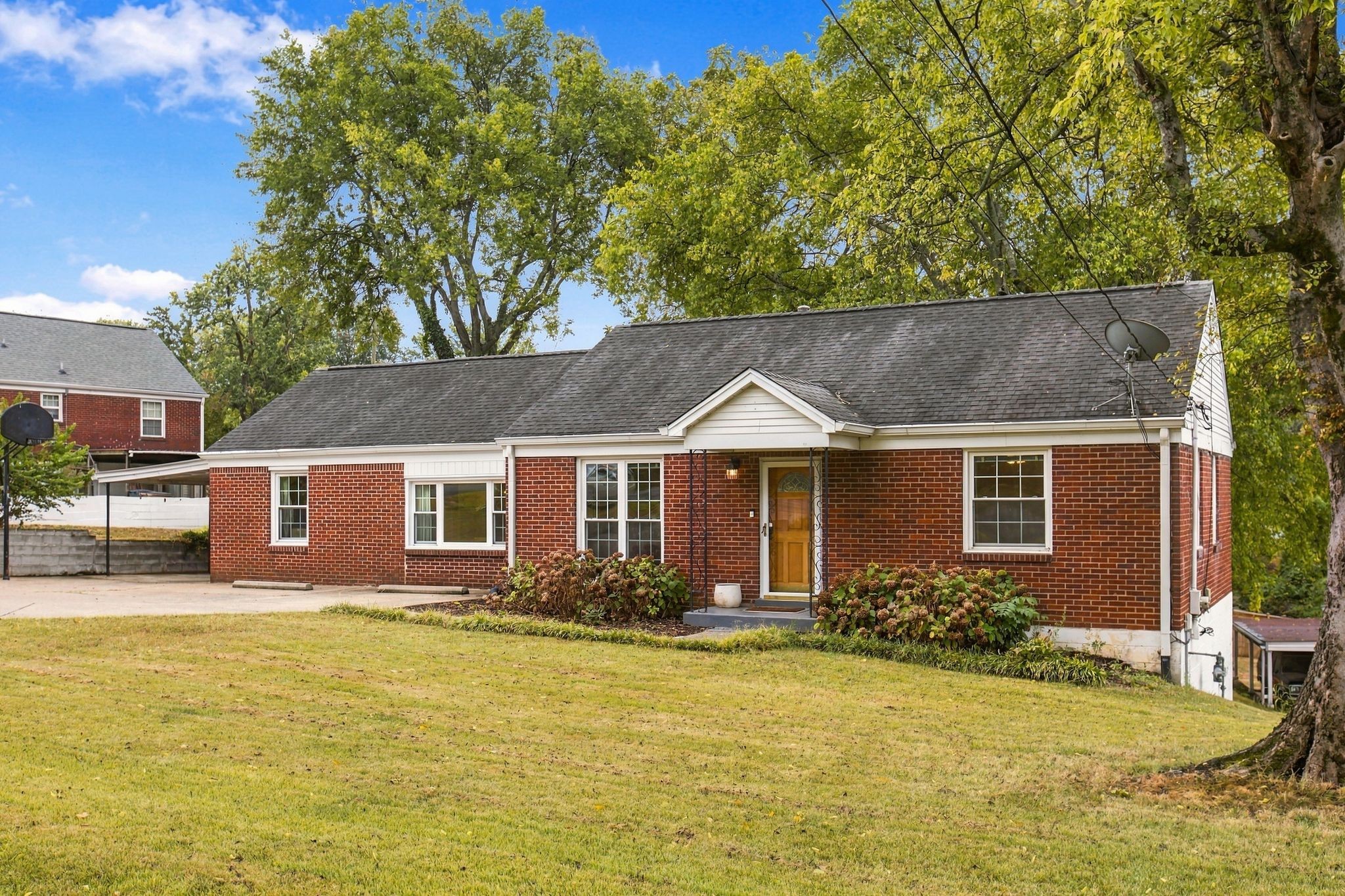 2235 Aubrey Ct — photo