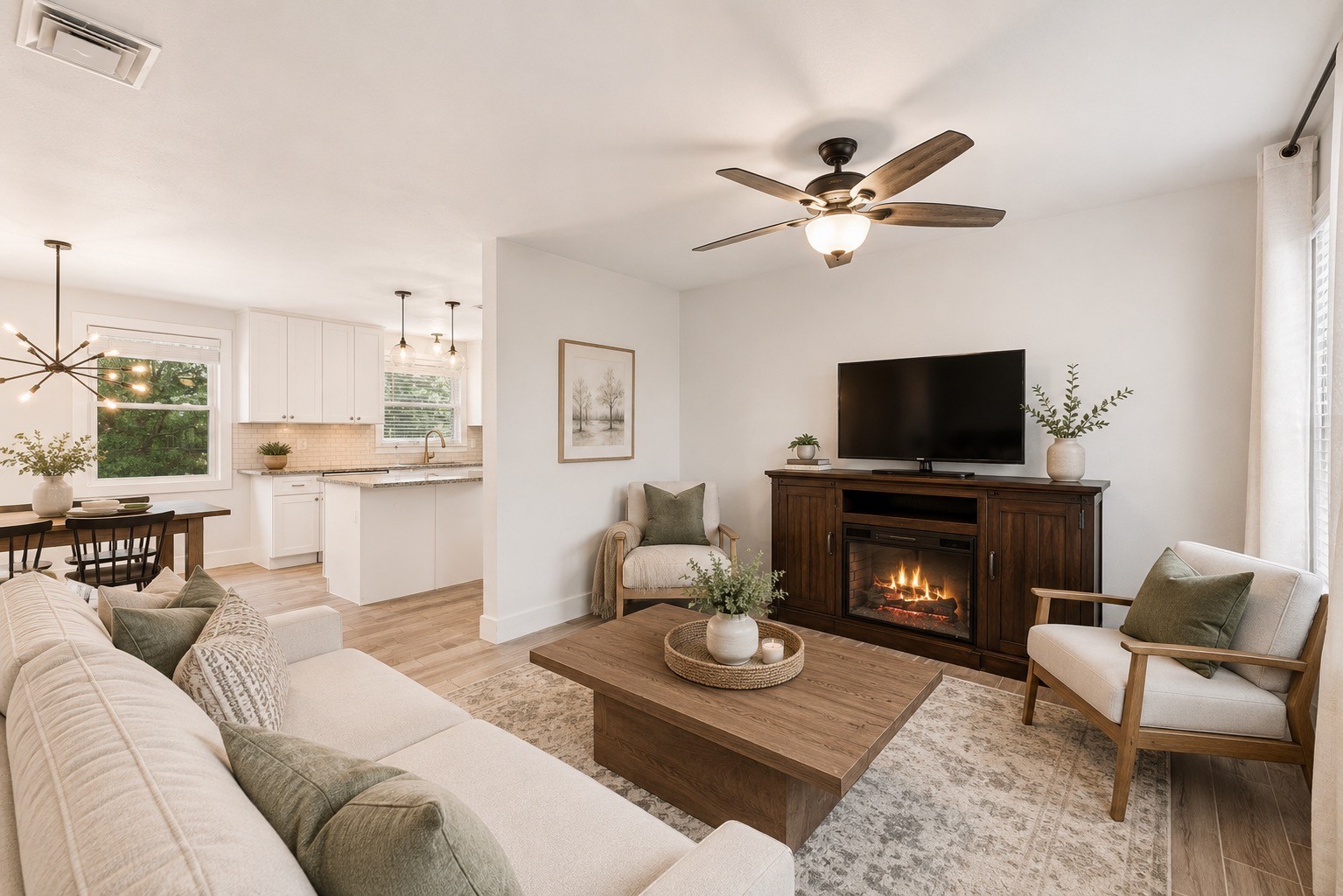 338 Lynn Dr — photo