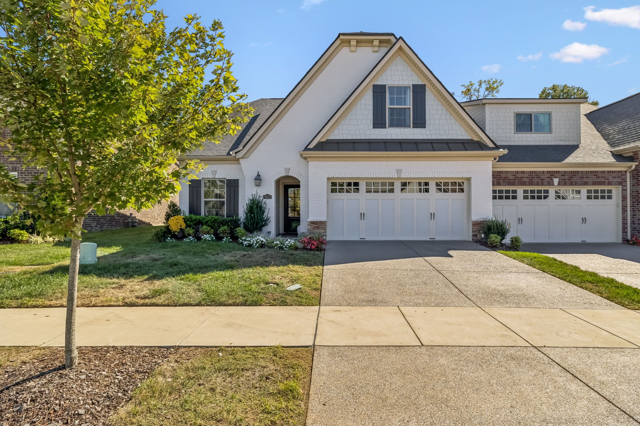 911 Cherry Grove Dr — photo