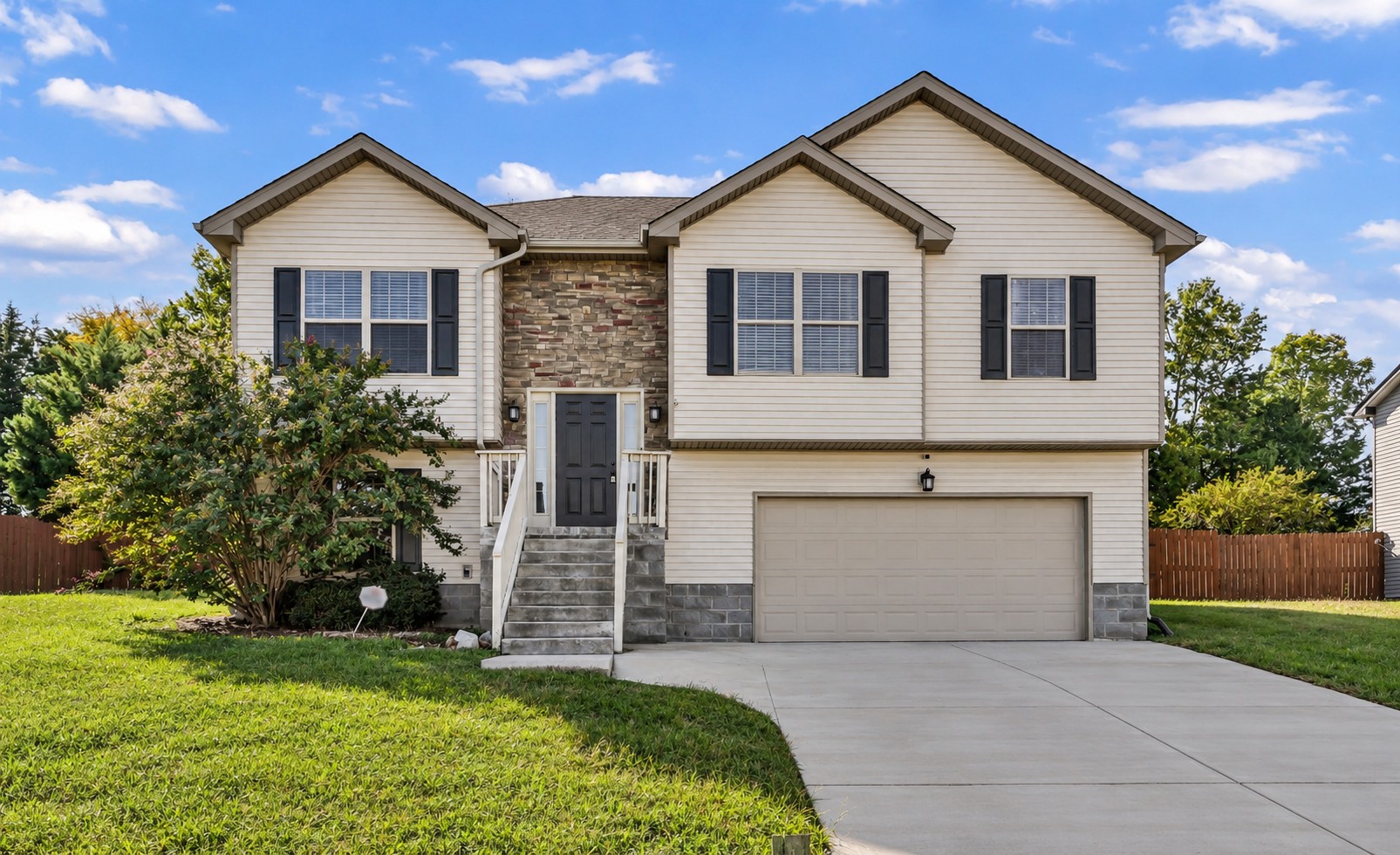 1132 Freedom Dr — photo