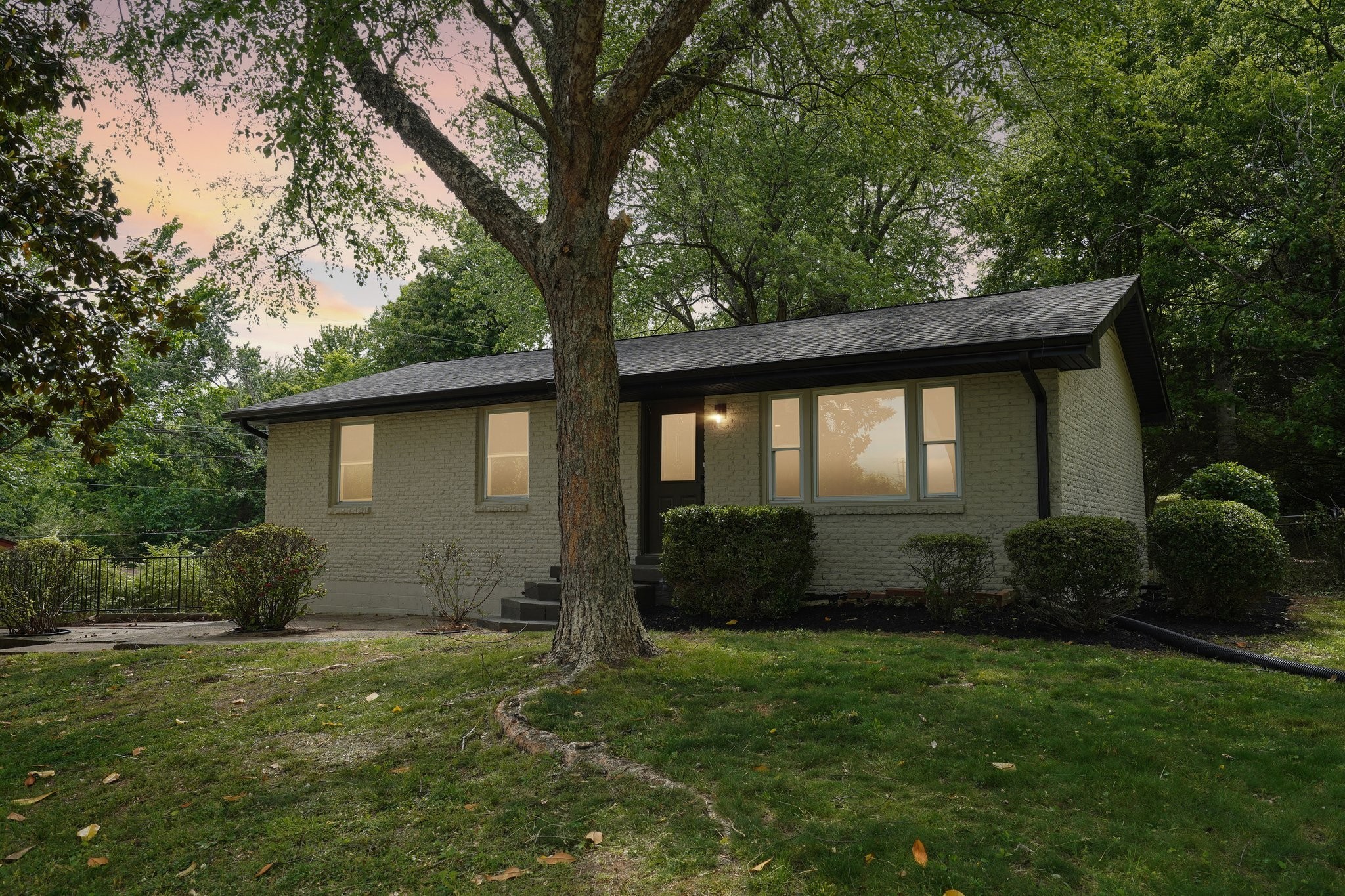 504 Kenney Dr — photo