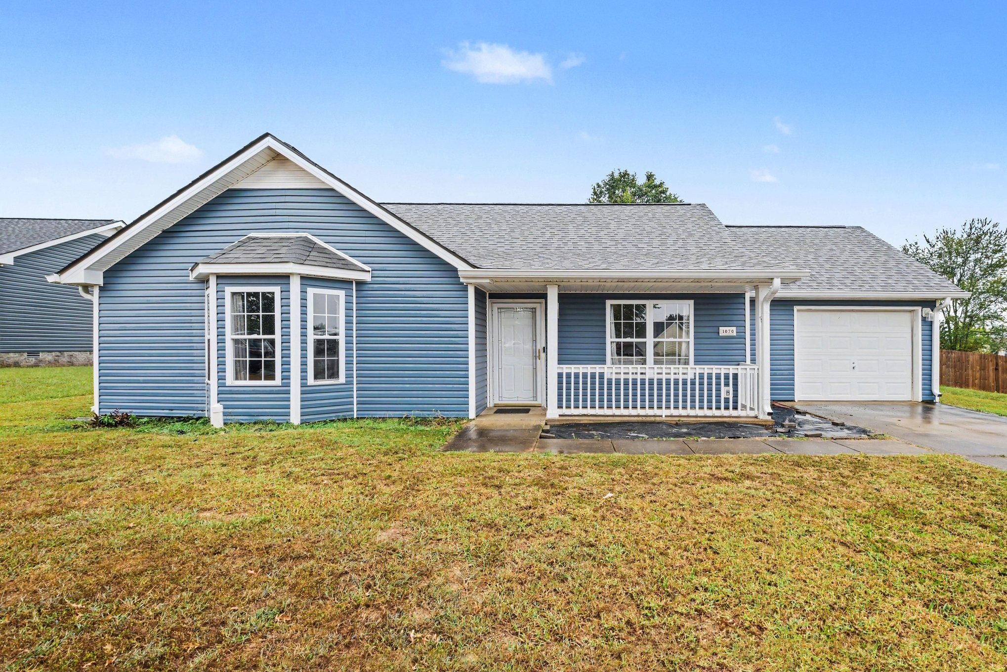 1070 Meshaw Trl — photo