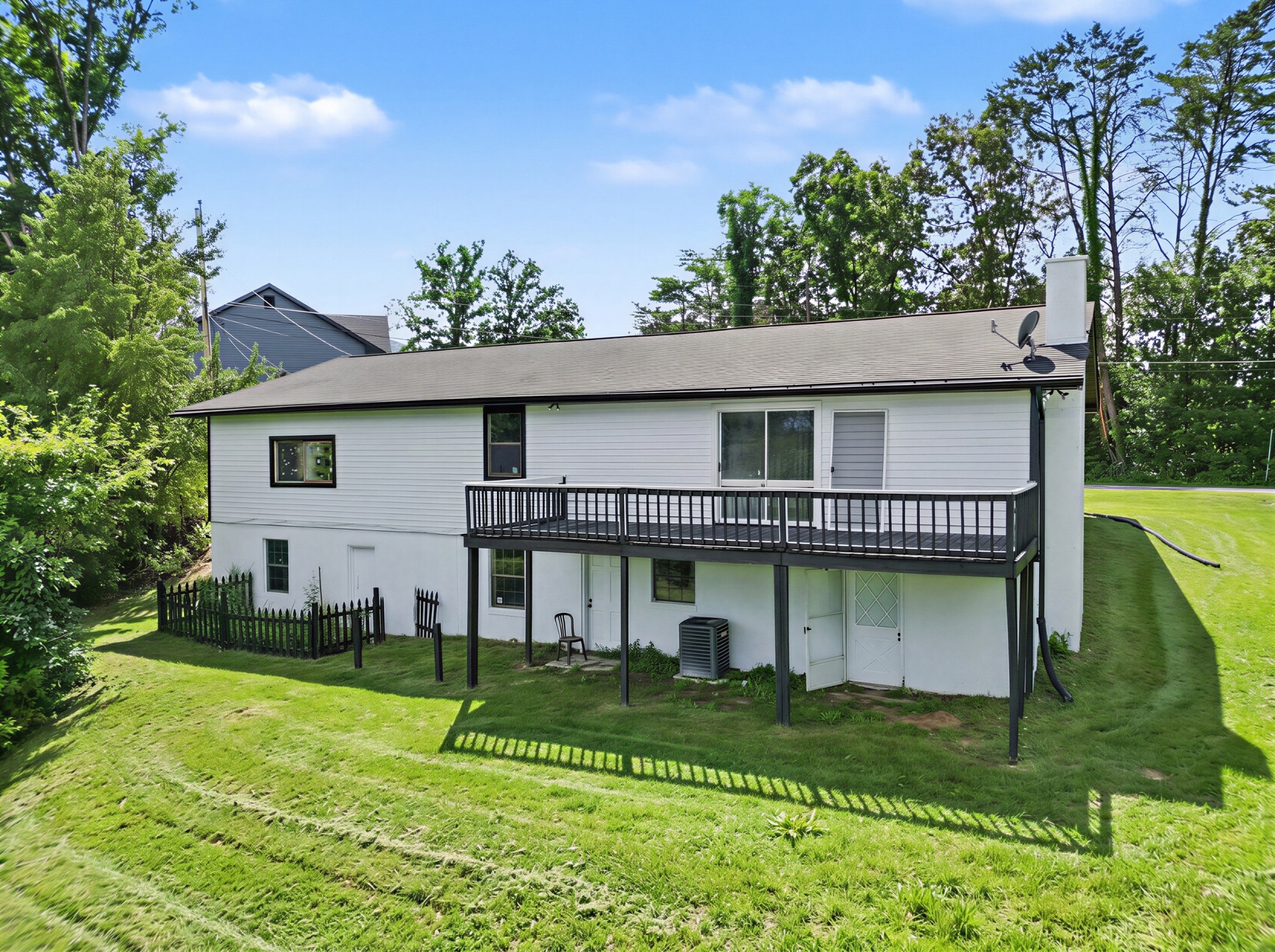 3113 Noland Dr — photo