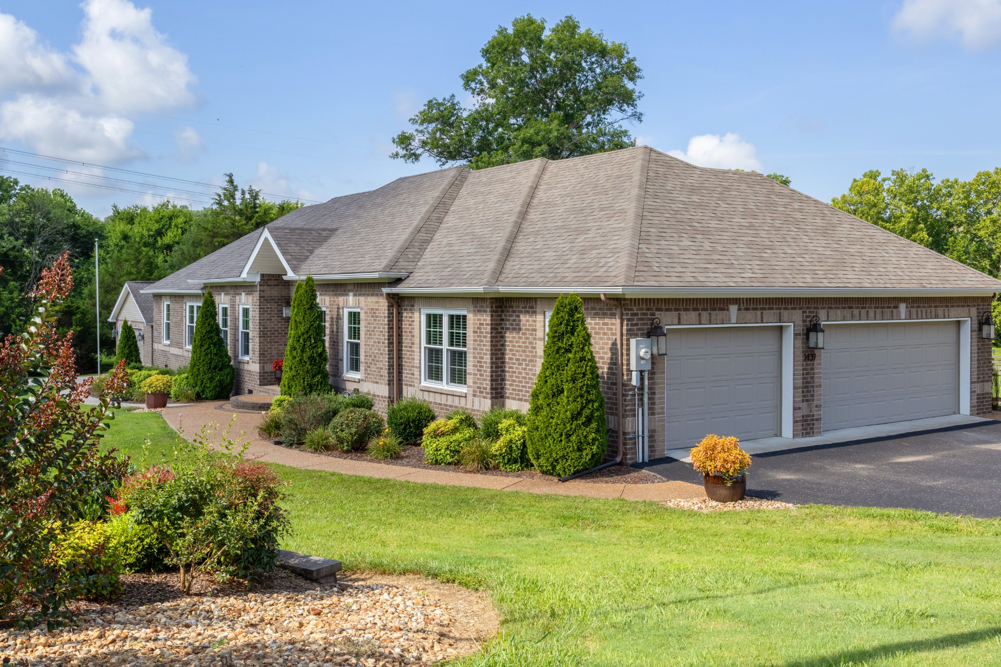 1439 Cliff Amos Rd — photo