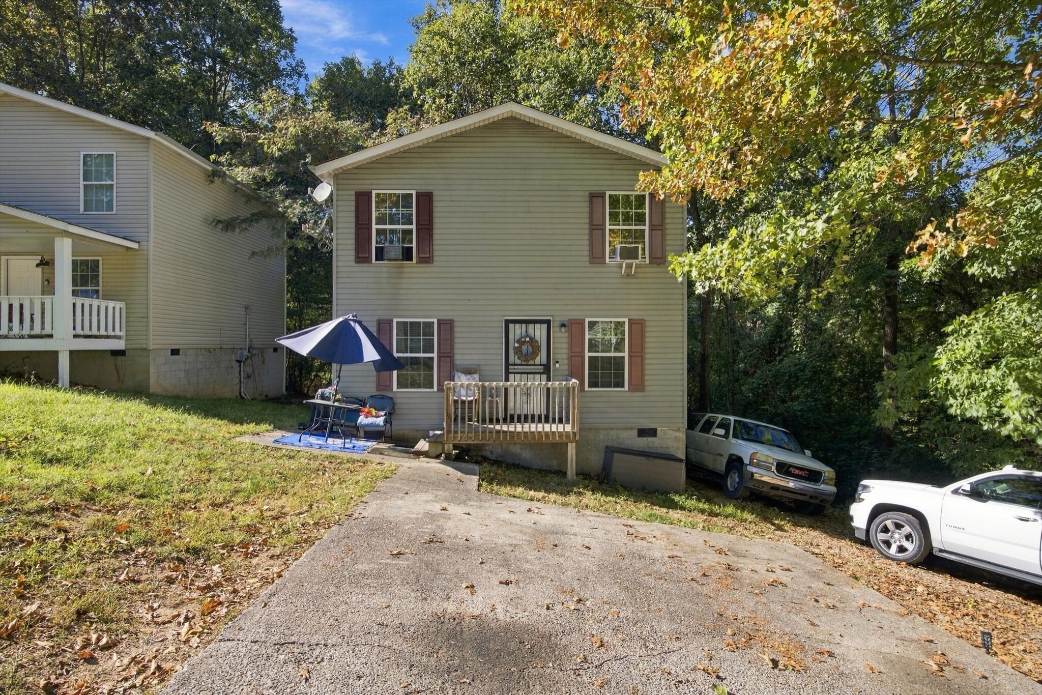 915 Sylvan Drive — photo
