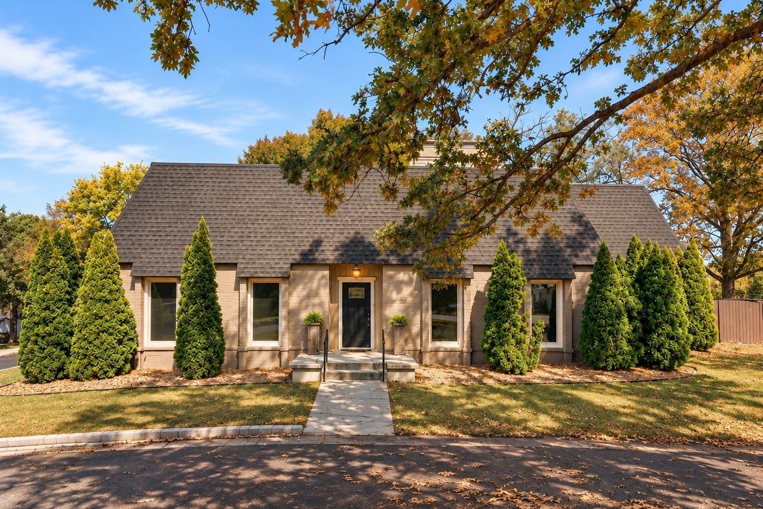 715 Westwood Dr — photo
