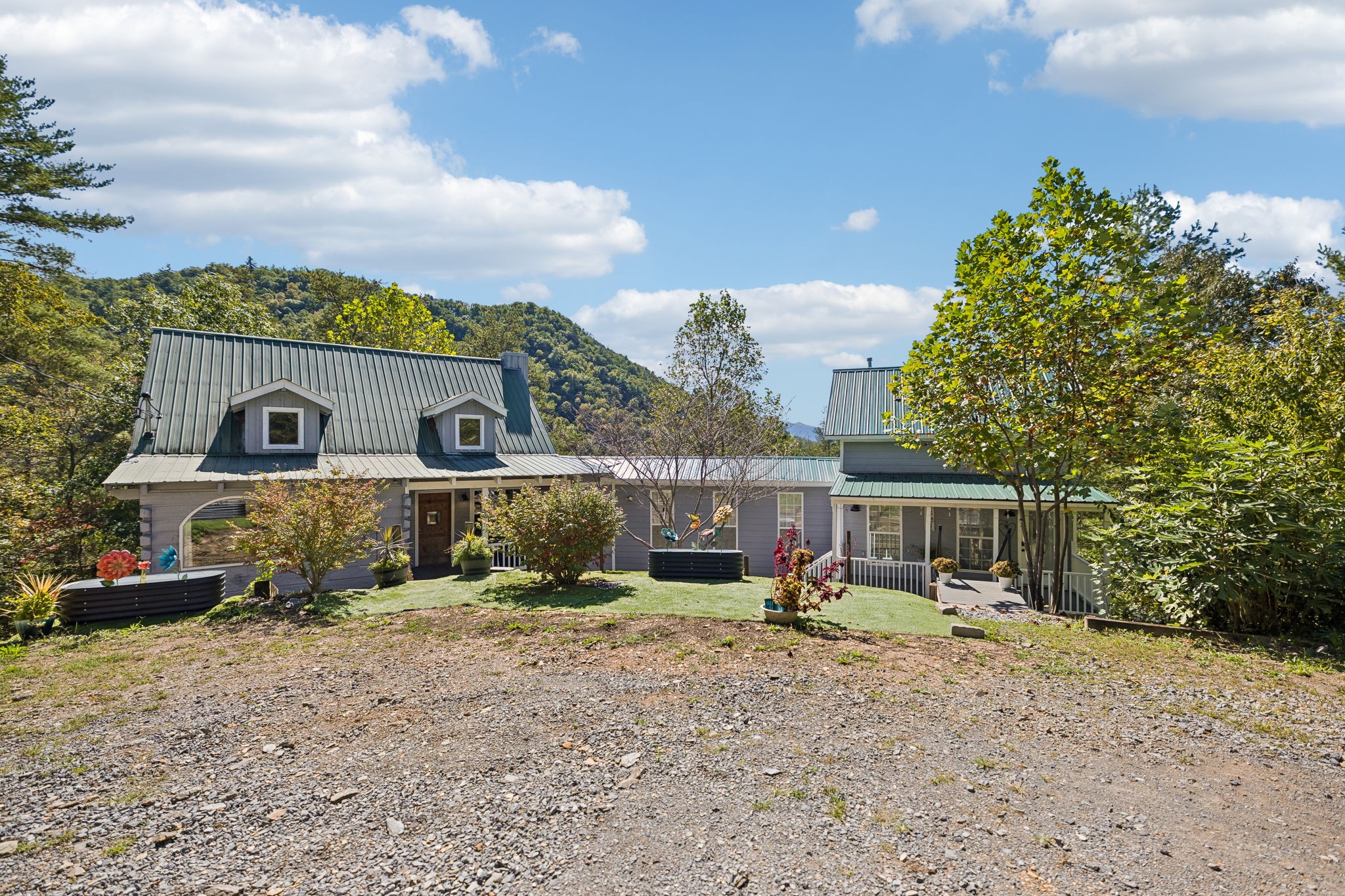 1243 Carrs Creek Rd — photo