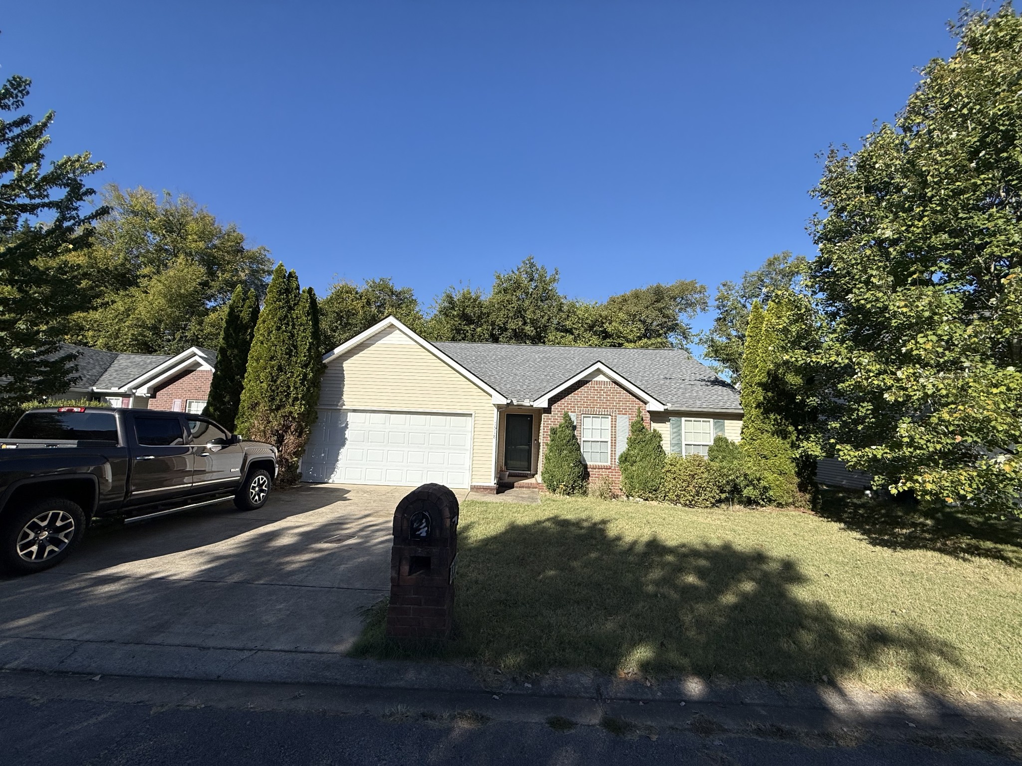 1518 Ballater Dr — photo
