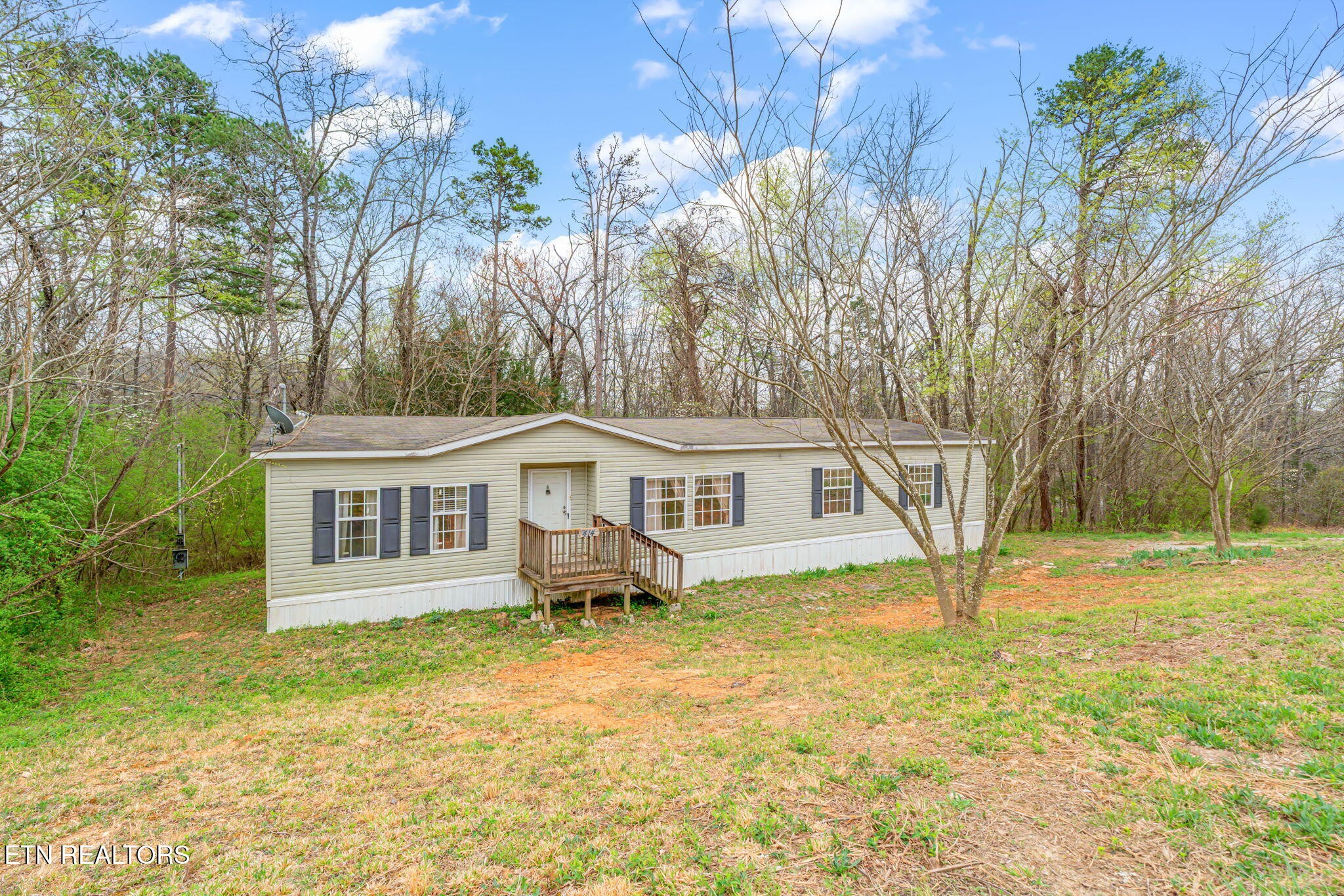414 Dogwood Lane — photo