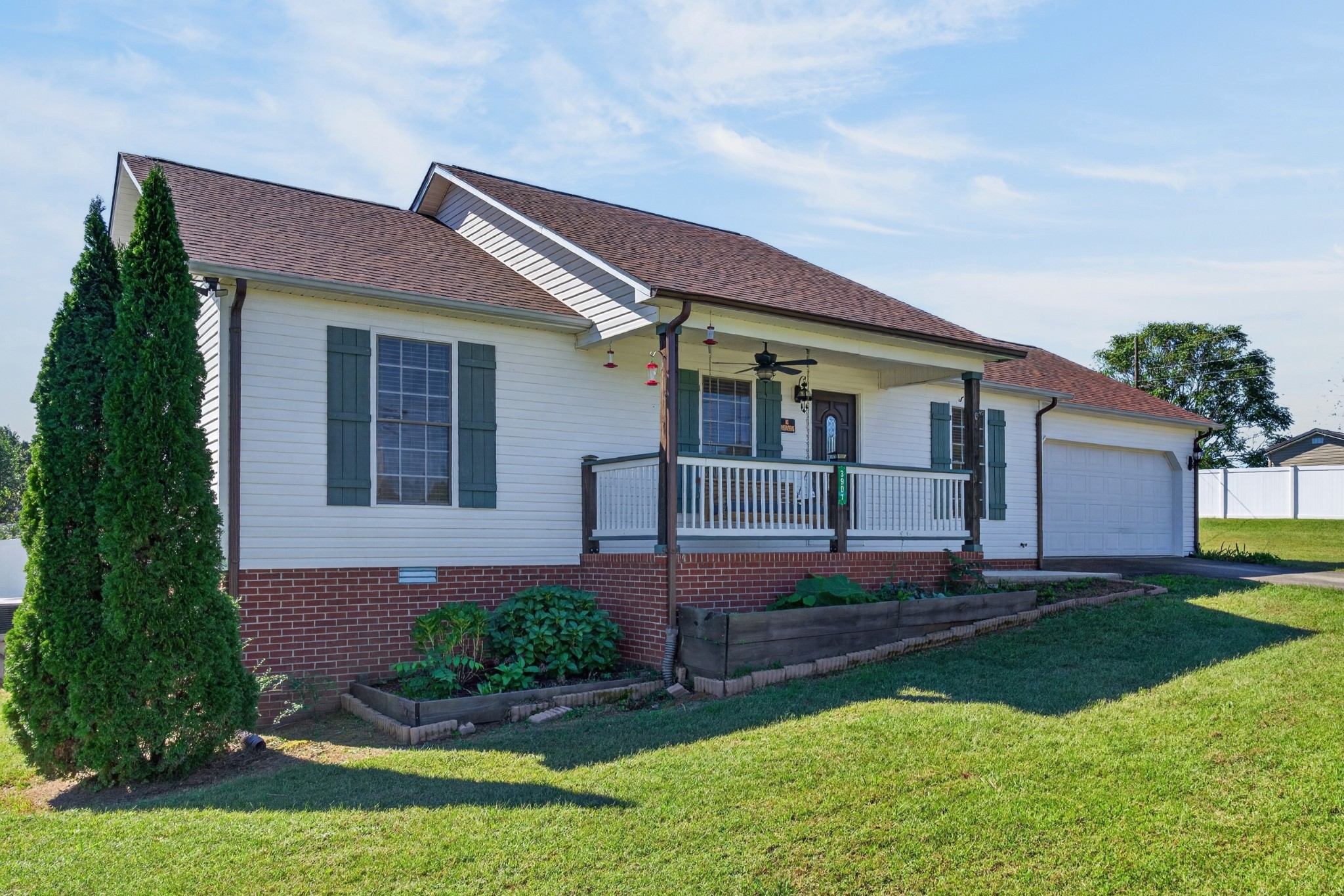 3901 Walnut Grove Rd — photo