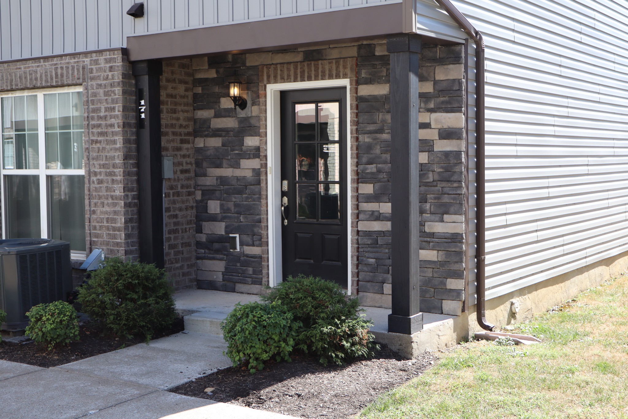 171 Ramsden Ave — photo