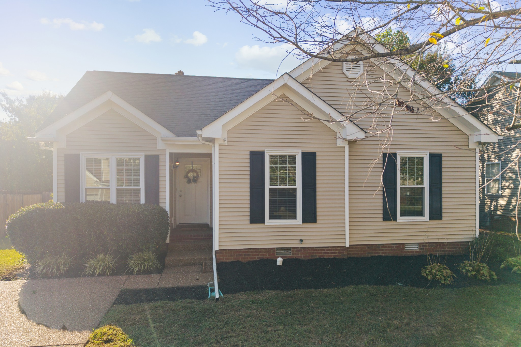 1140 Summerville Cir — photo