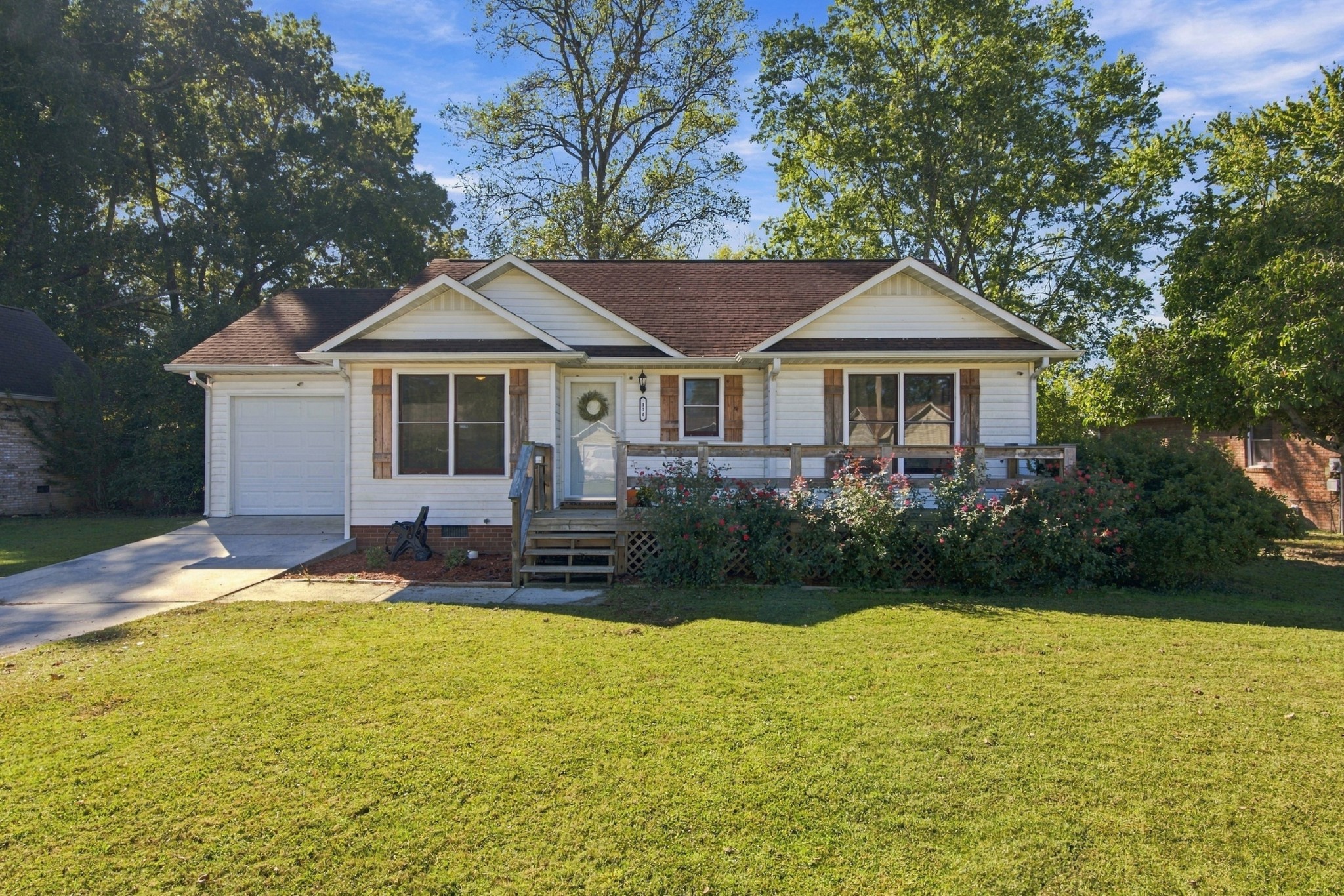 114 Bradbury Ct — photo