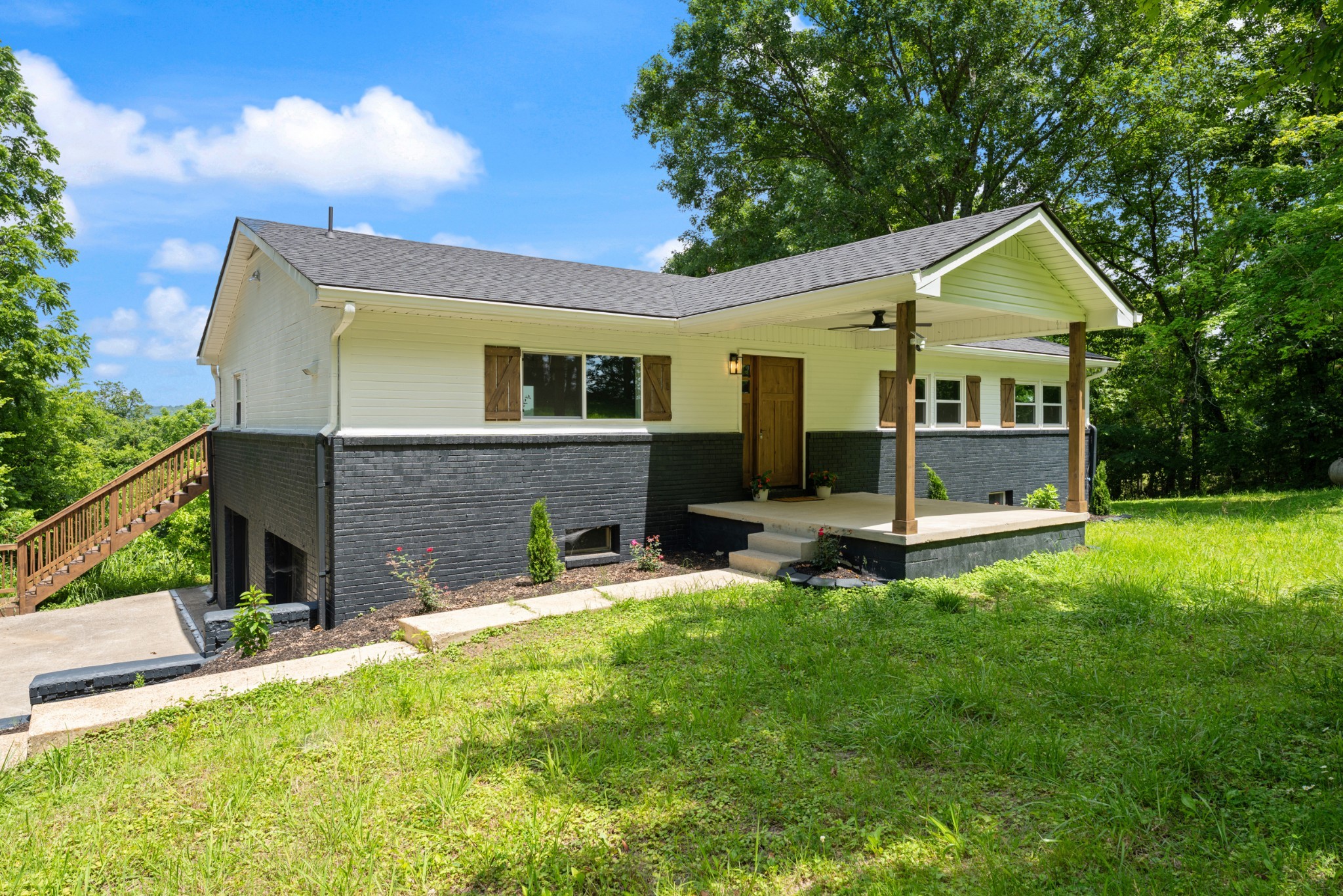 213 Delina Boonshill Rd — photo