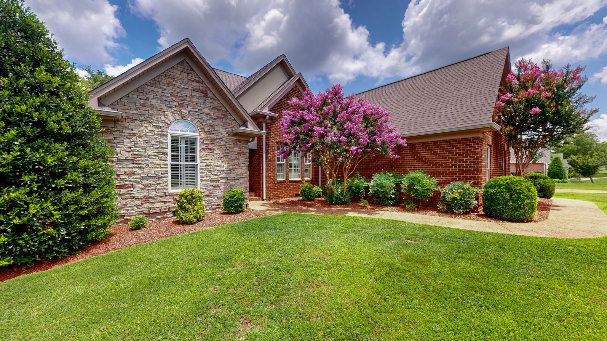 1007 Briarwood Dr — photo
