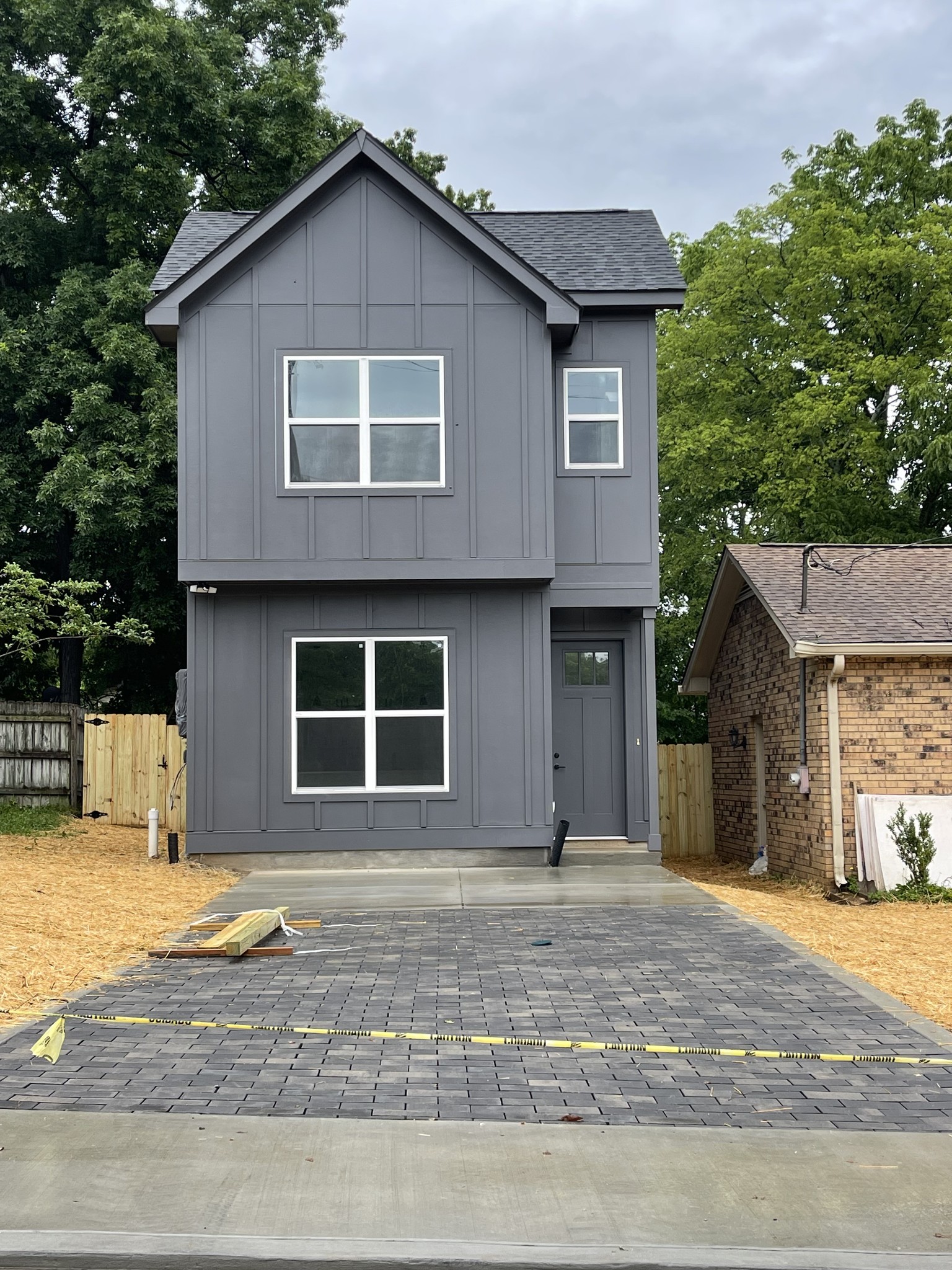 1836 Stable Ct — photo