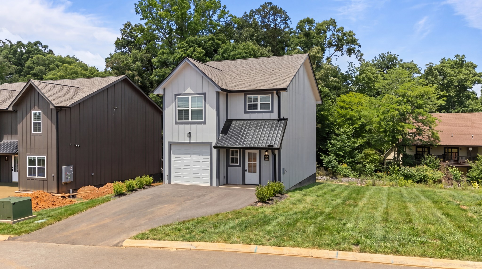 921 Lacy Ct — photo