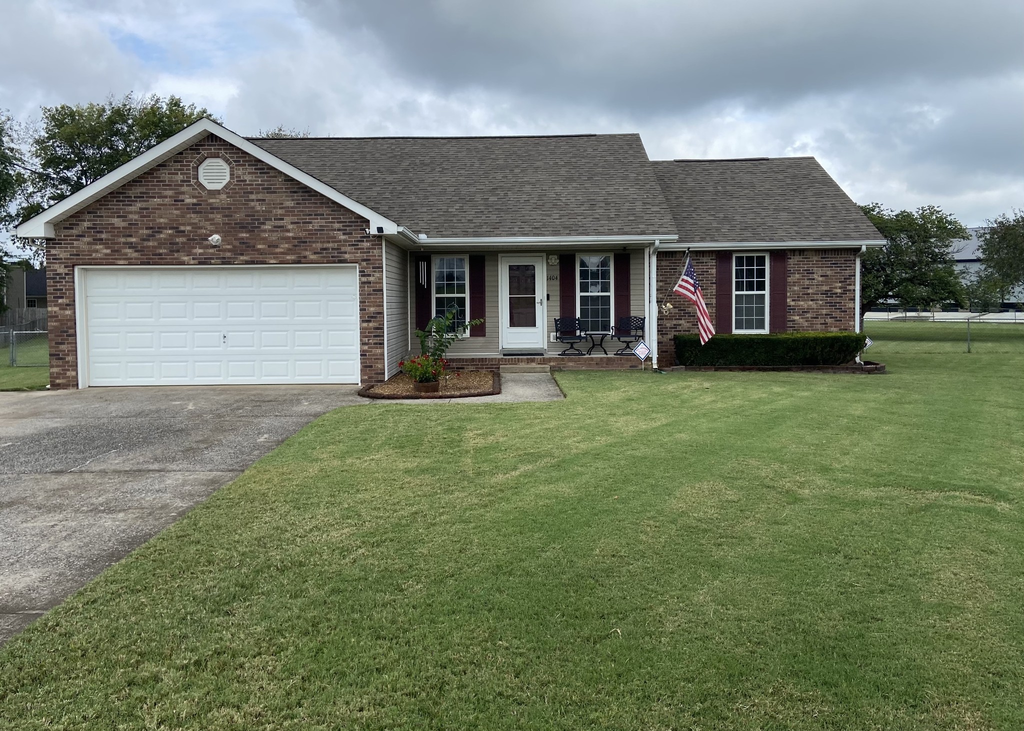 1404 Elliott Ct — photo