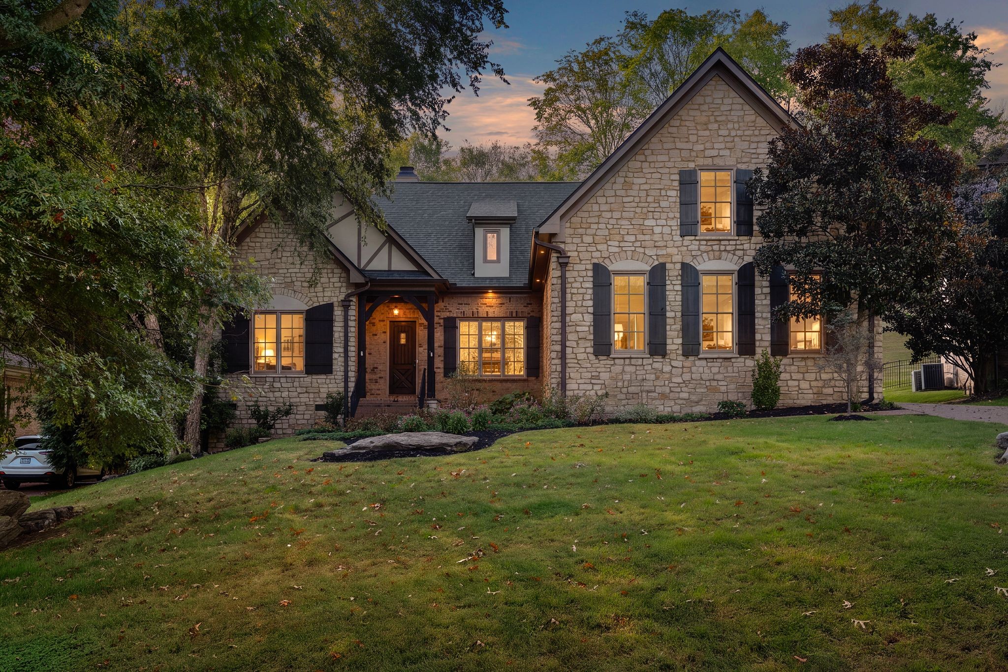 723 Azalea Ct — photo