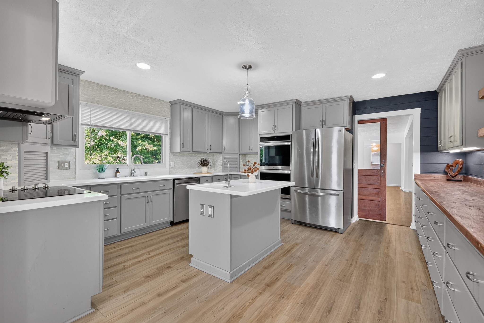 1110 Houston Dr — photo