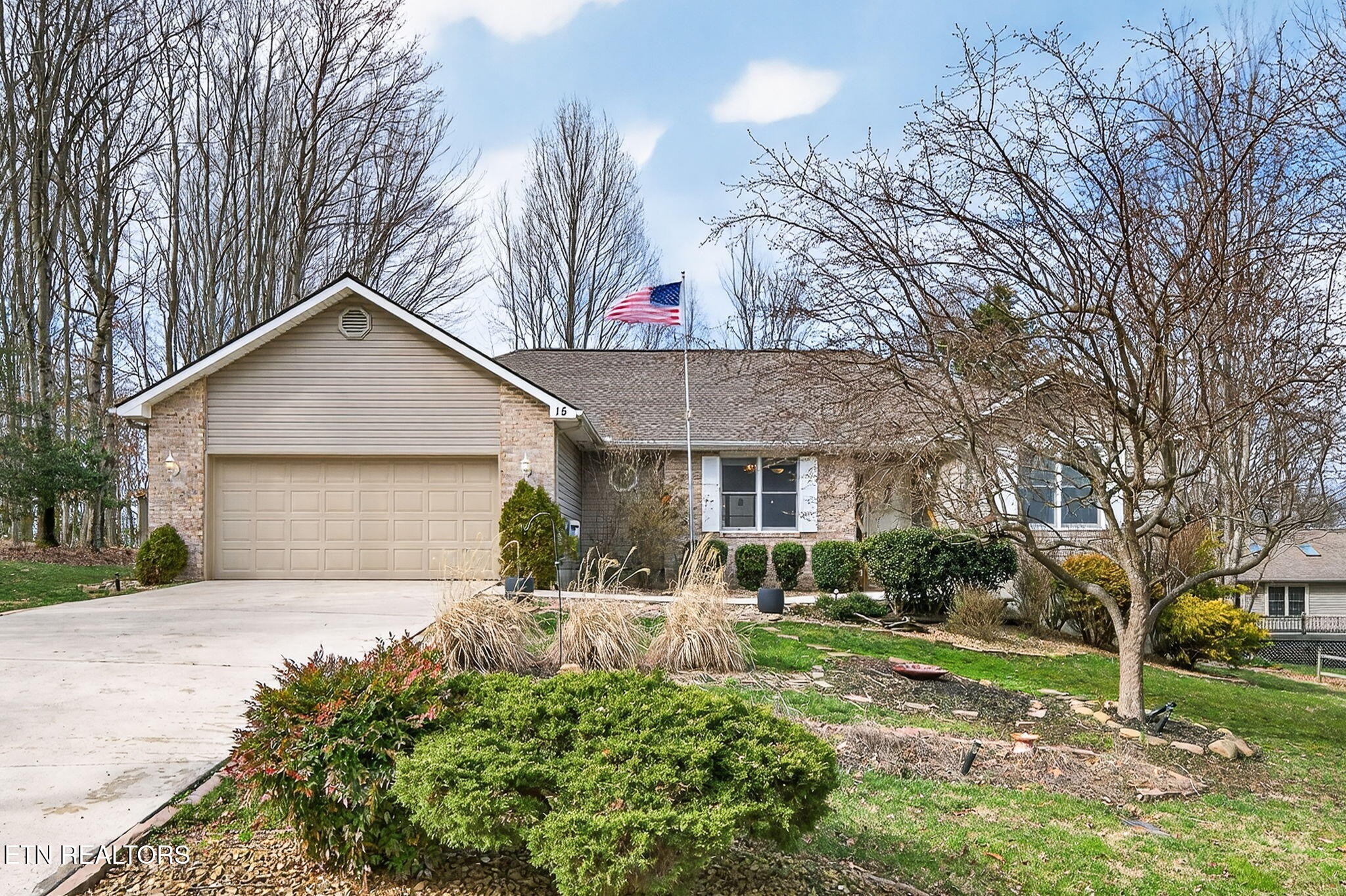 15 Ridge Crest Circle — photo