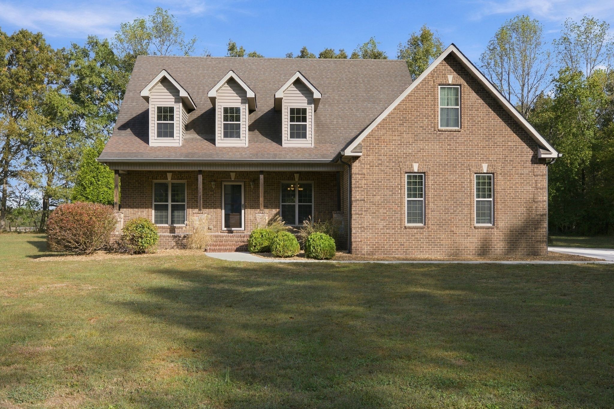 215 Bruce Dr — photo