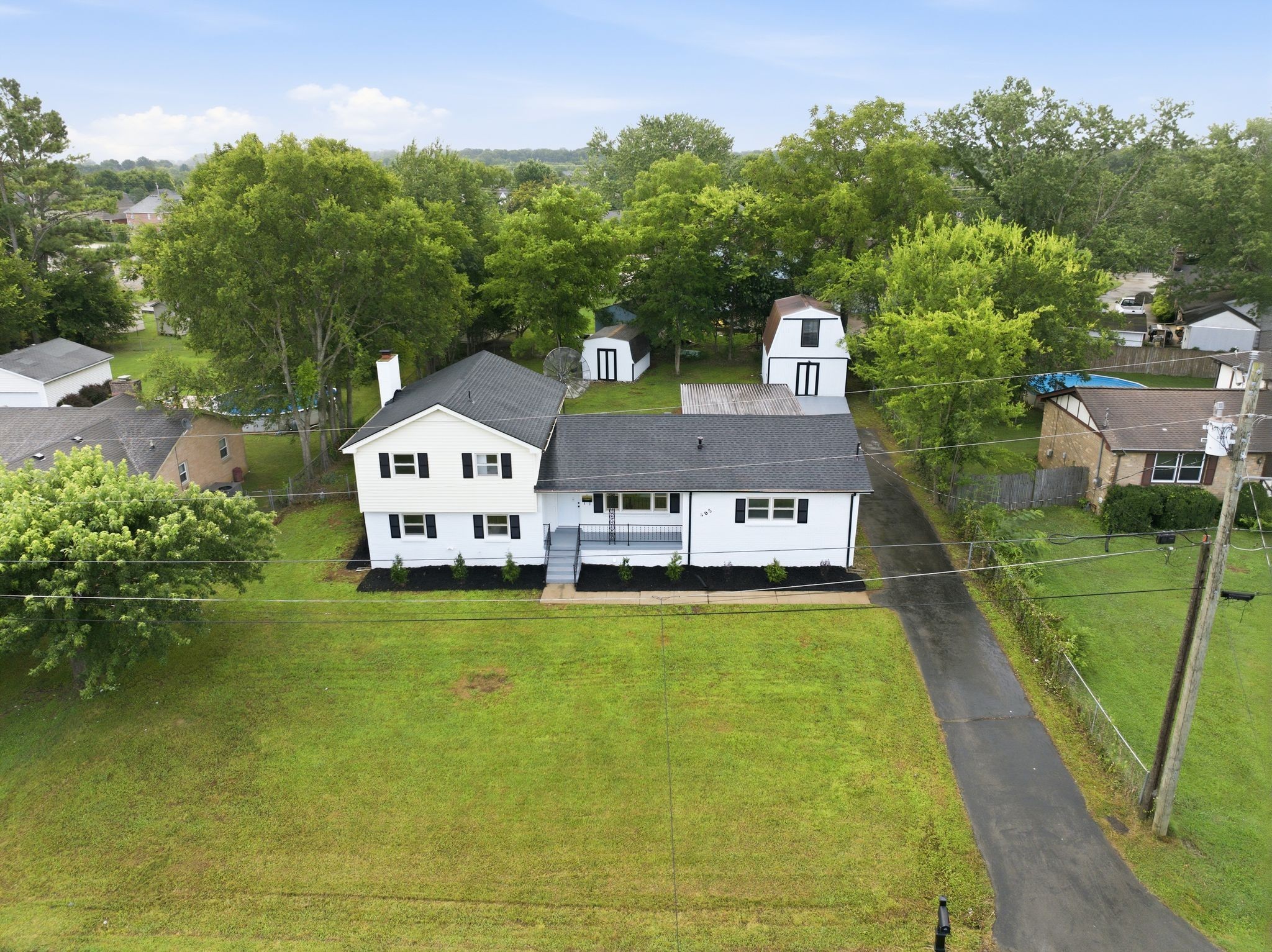 405 Beechwood Ct — photo