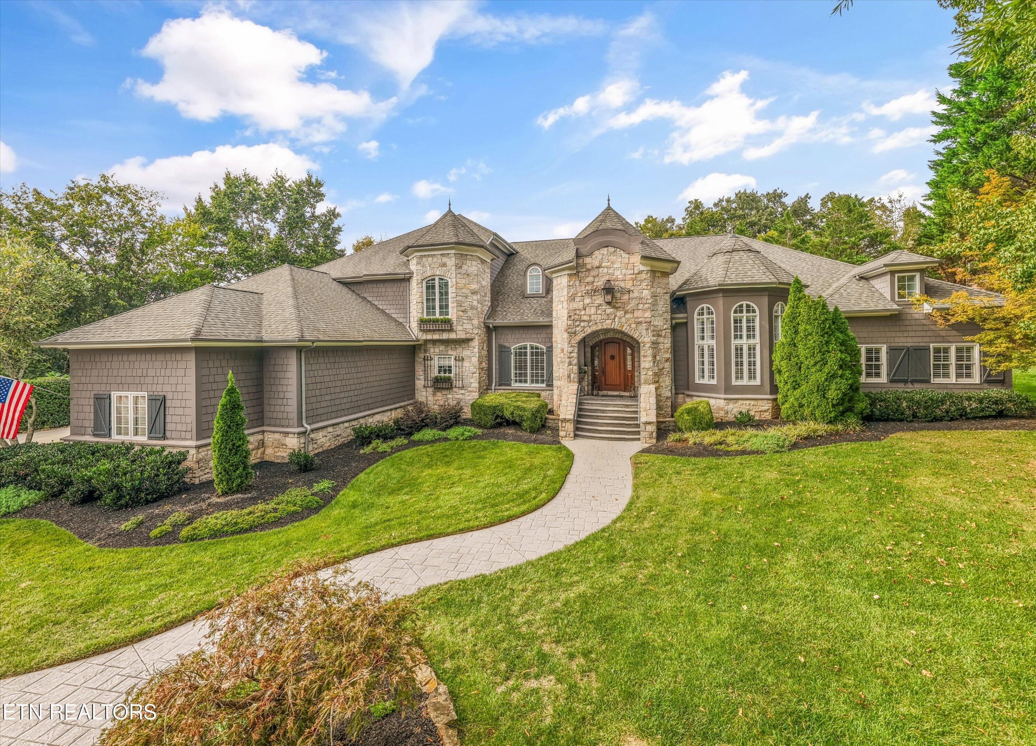 707 Prince George Parish Drive — photo