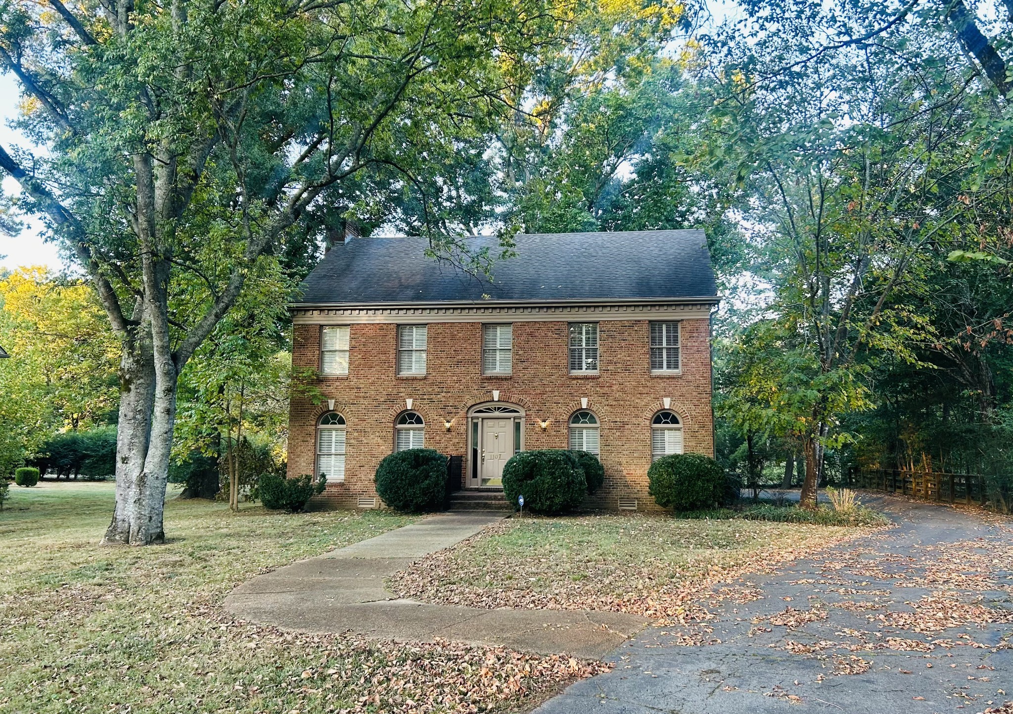 1107 Graymere Manor Rd — photo