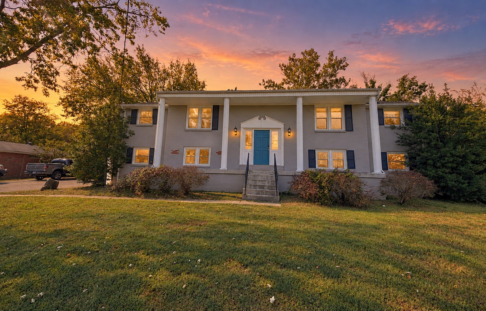 867 Rodney Dr — photo