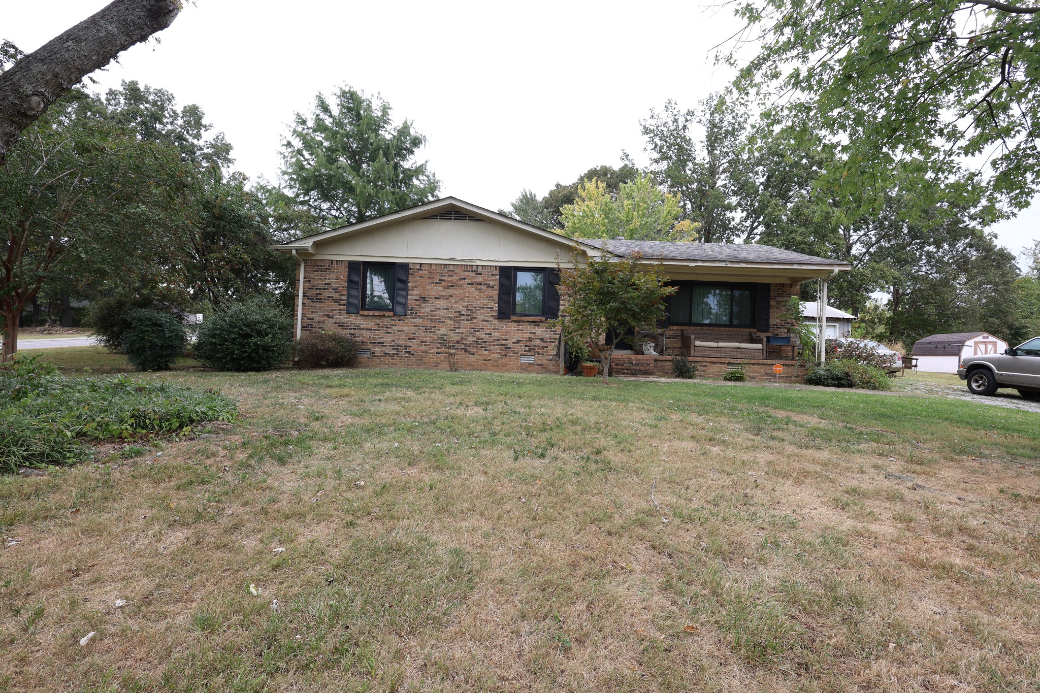 216 Staggs Dr — photo
