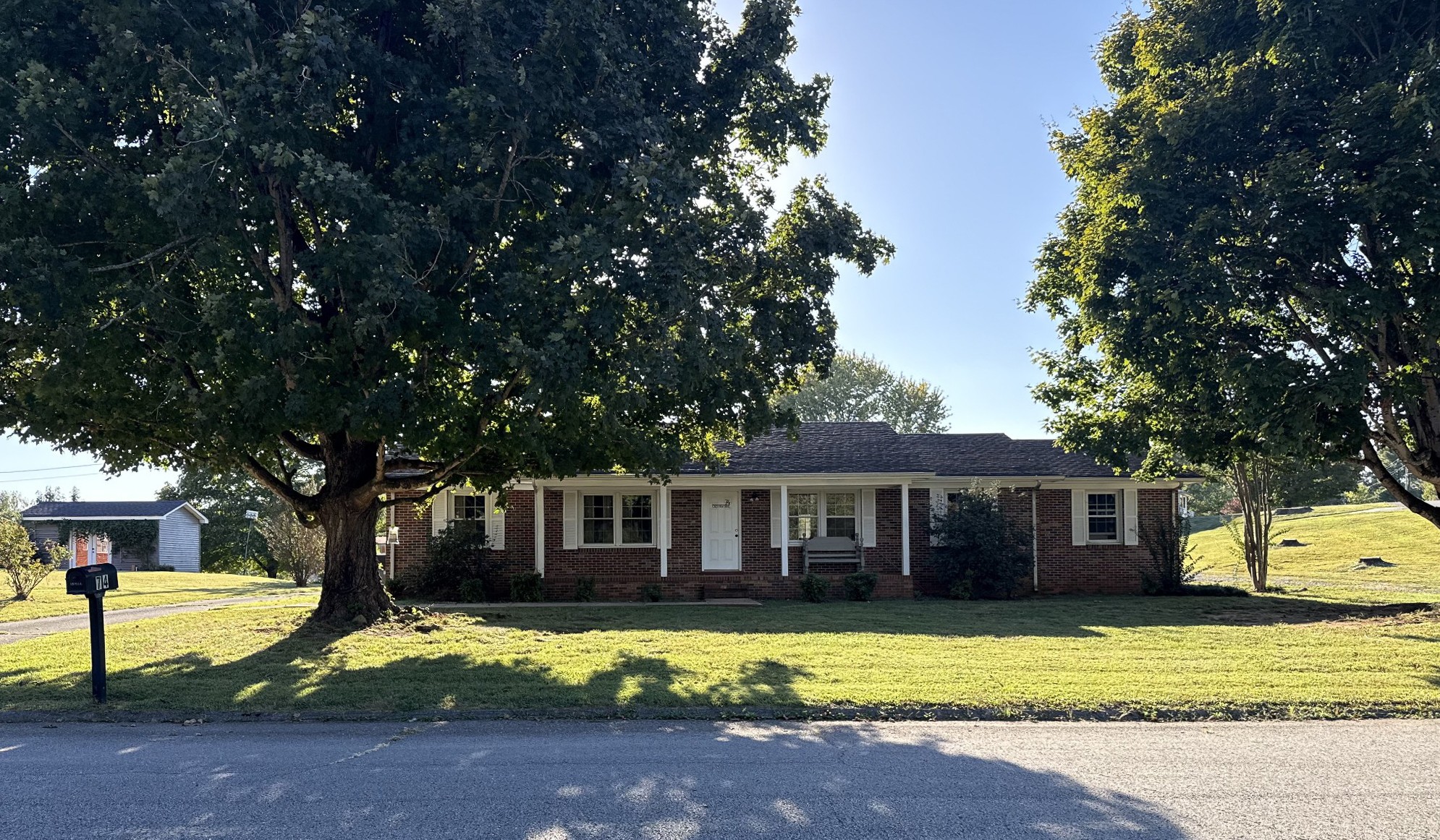 74 Crestview Dr — photo