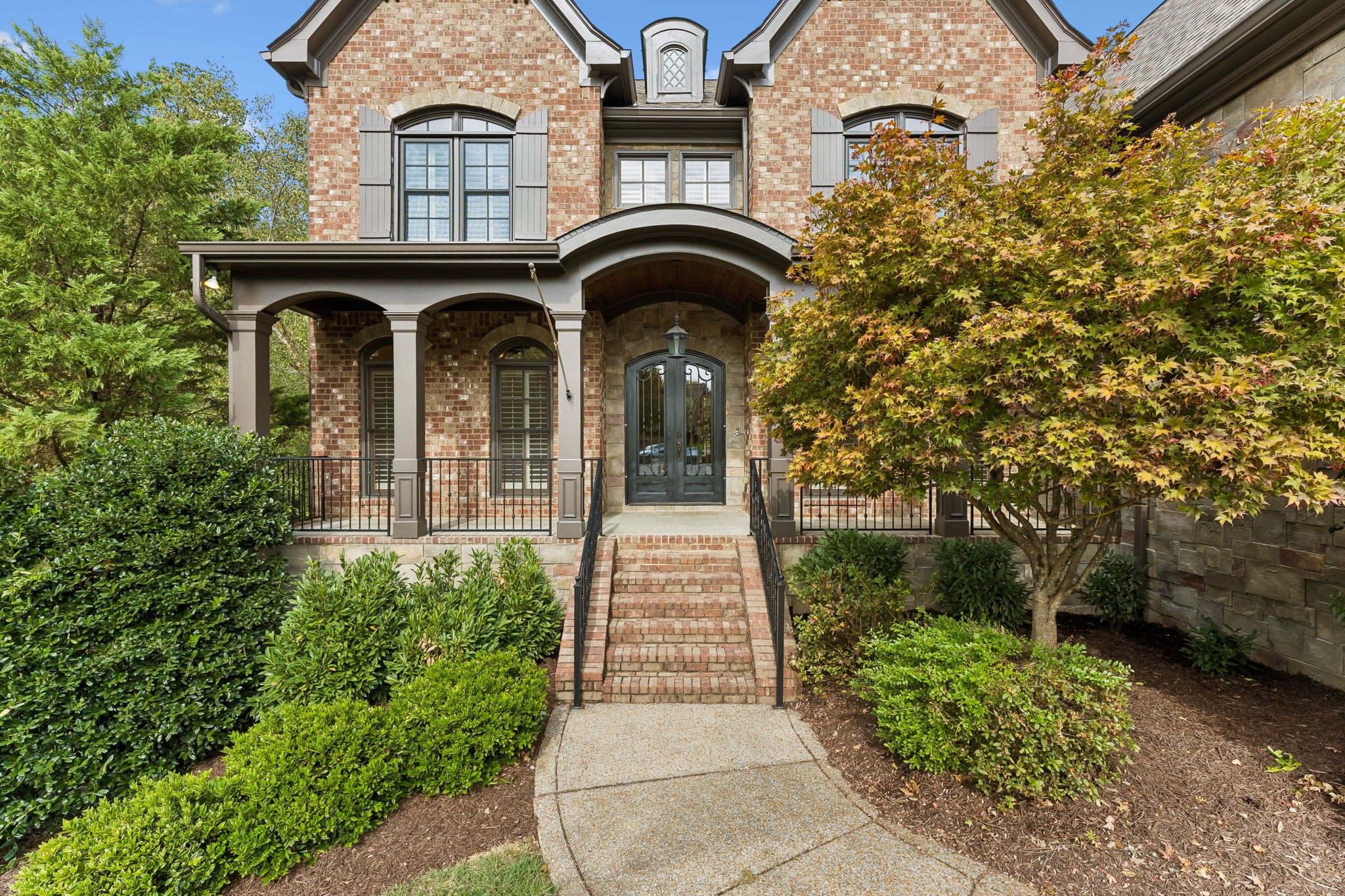 9602 Versailles Ct — photo