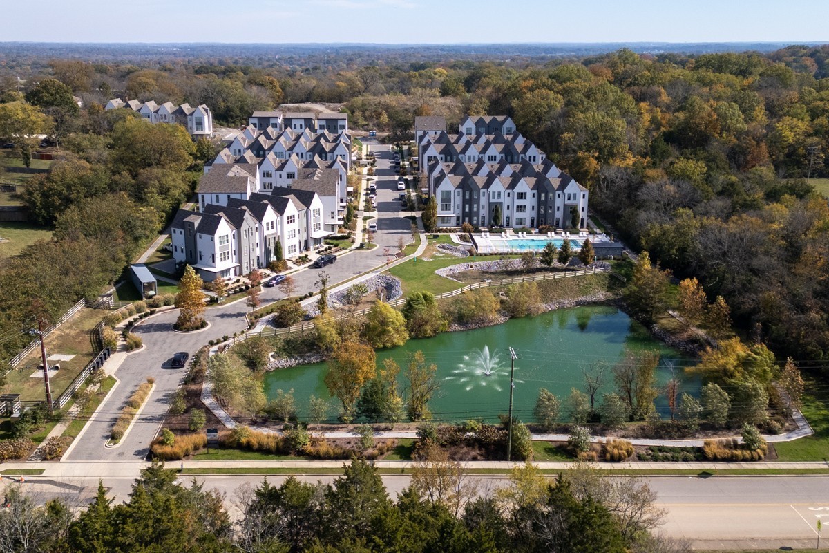 253 Arrowhead Dr — photo
