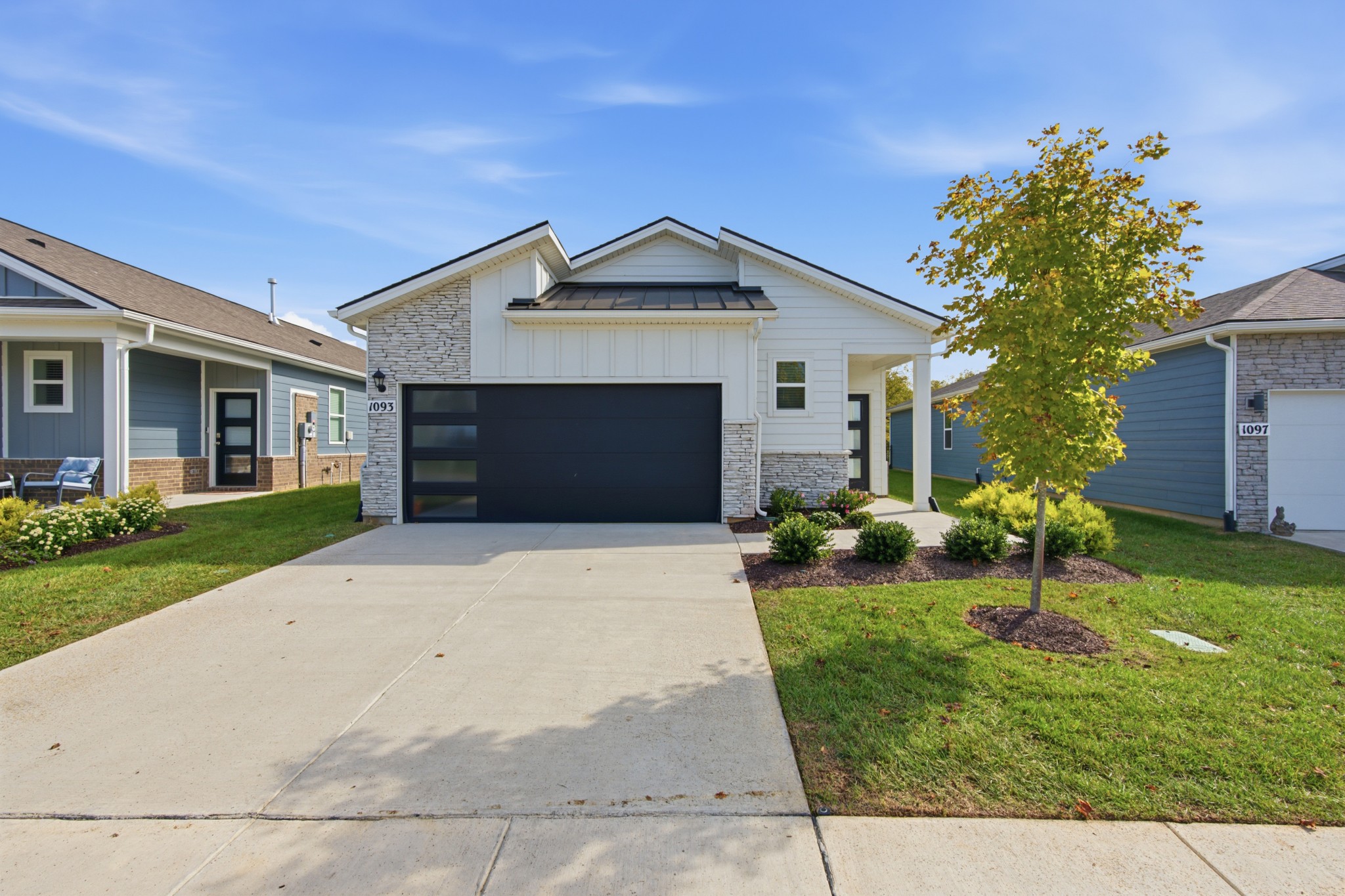 1093 Stoney Brook Pvt Bnd — photo