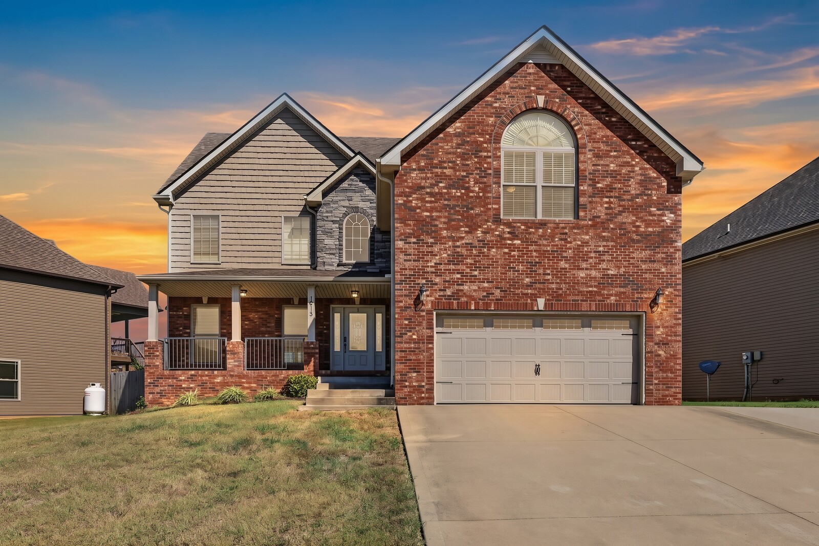 1013 Garner Hills Dr — photo