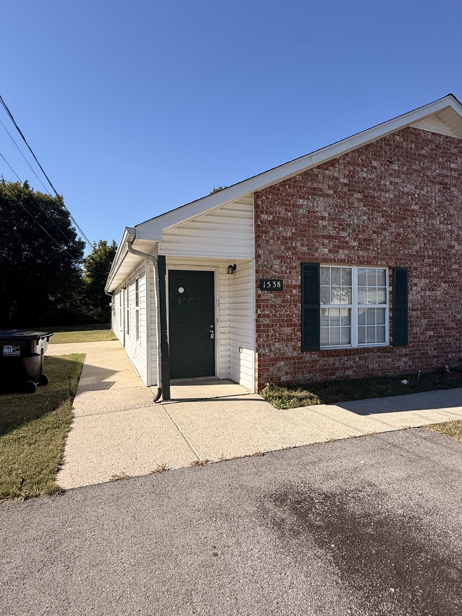 1538 Chariot Dr — photo