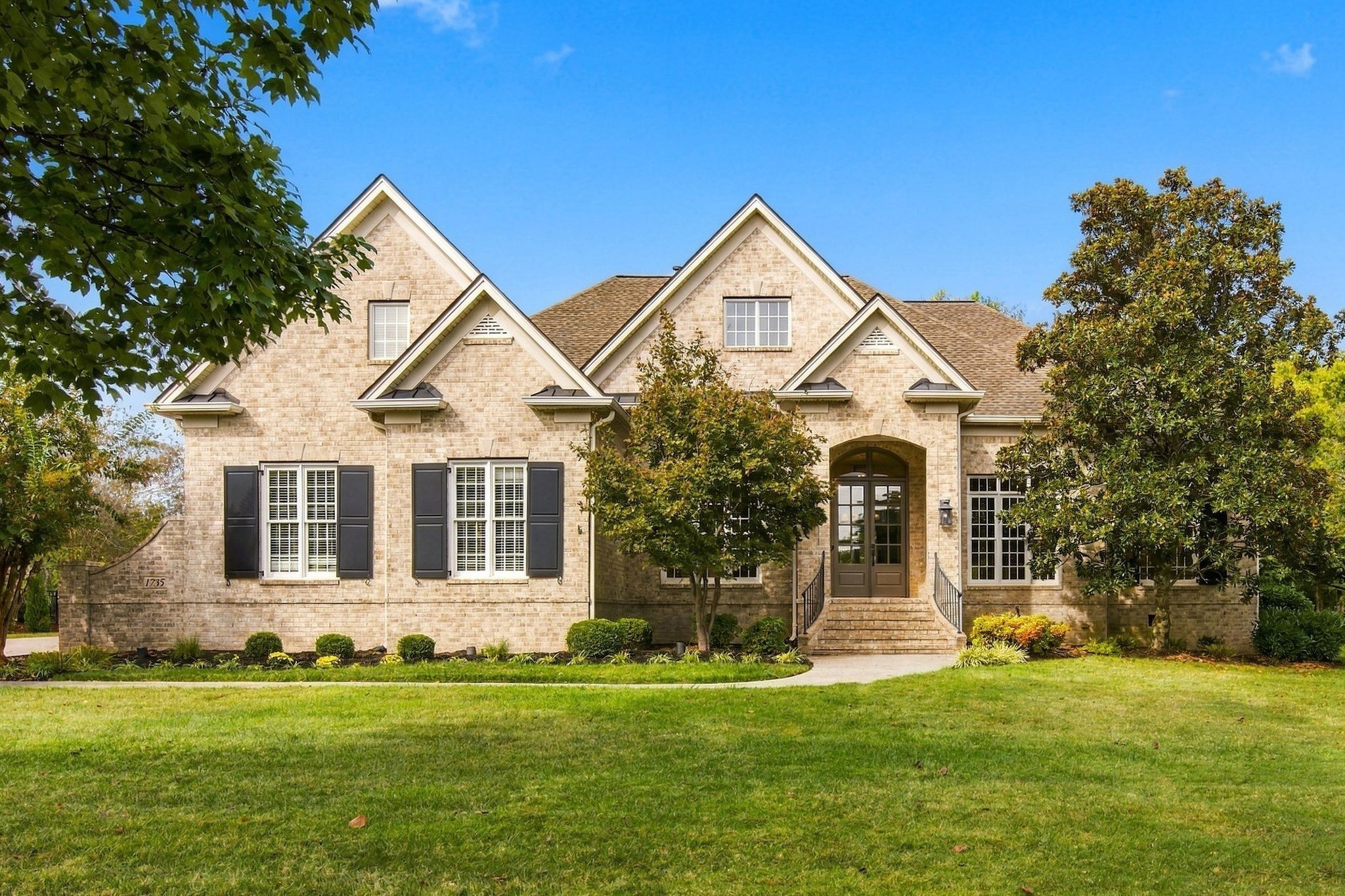 1735 Richbourg Park Dr — photo