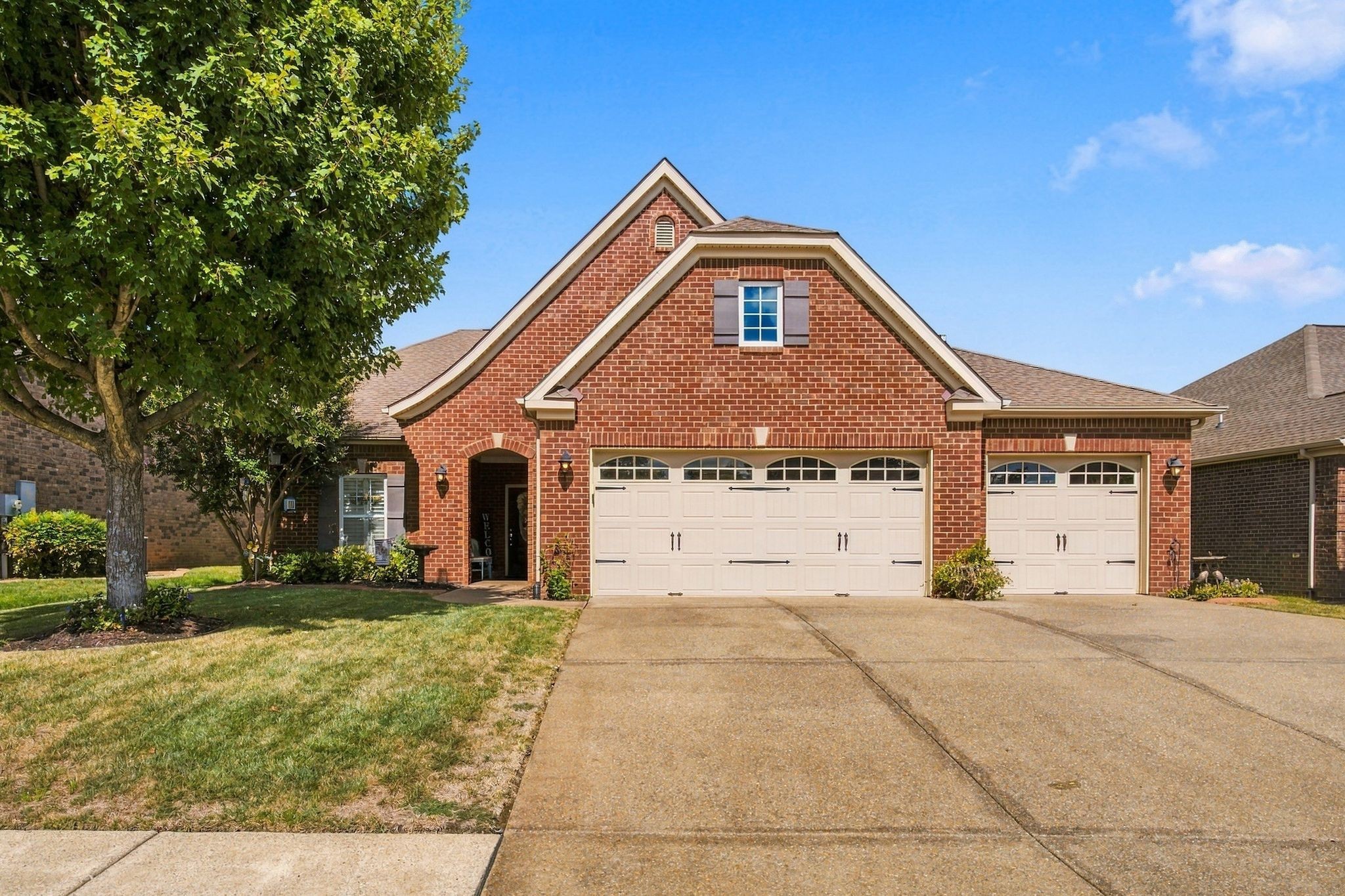 317 Meandering Dr — photo