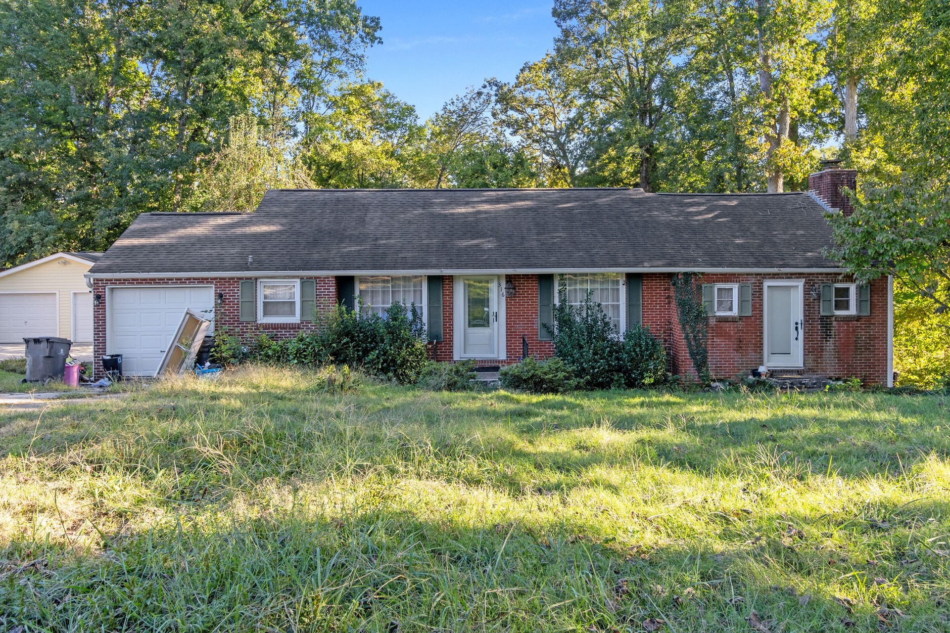 316 Colonial Dr — photo
