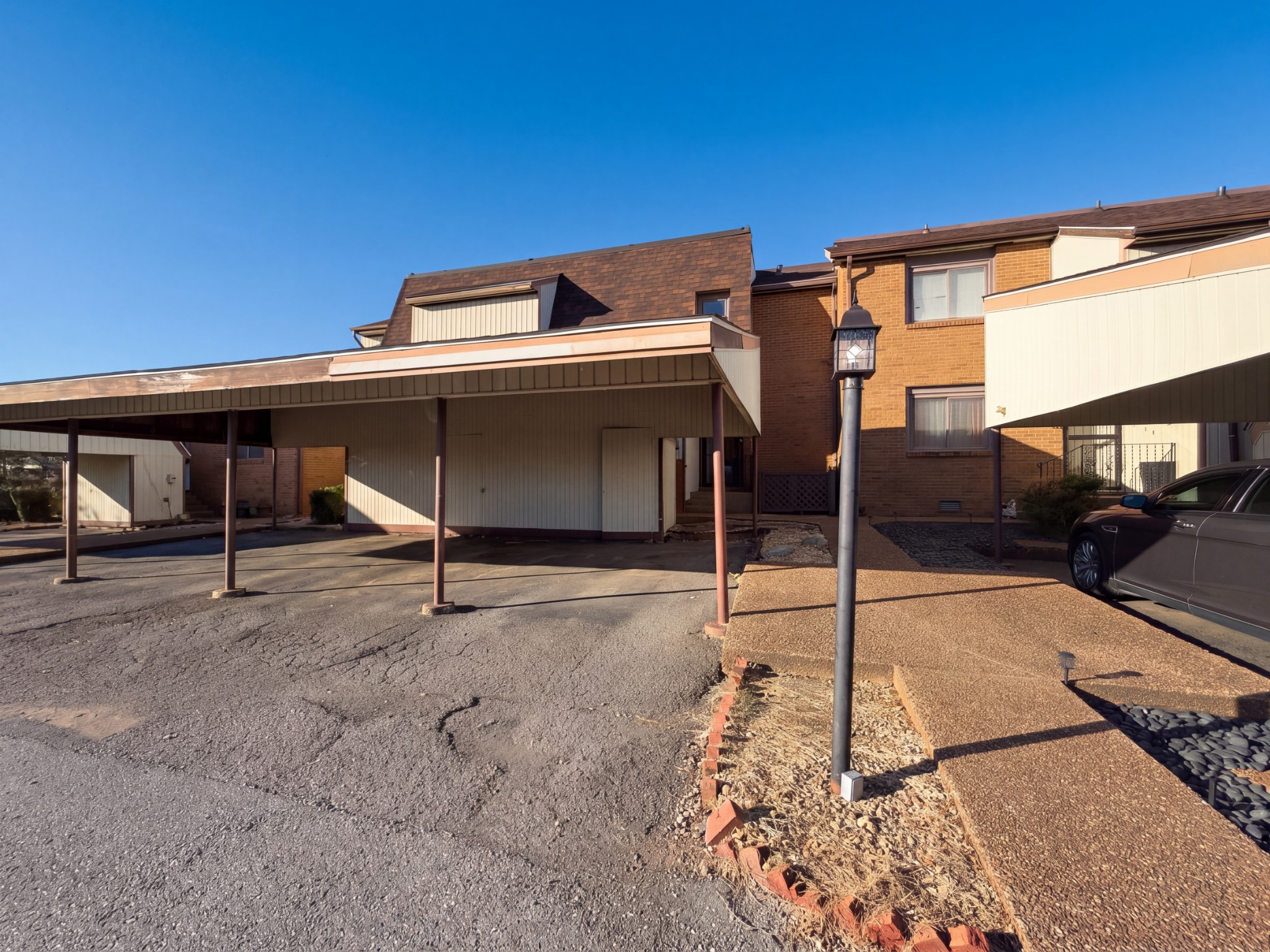 1021 Heritage Dr — photo