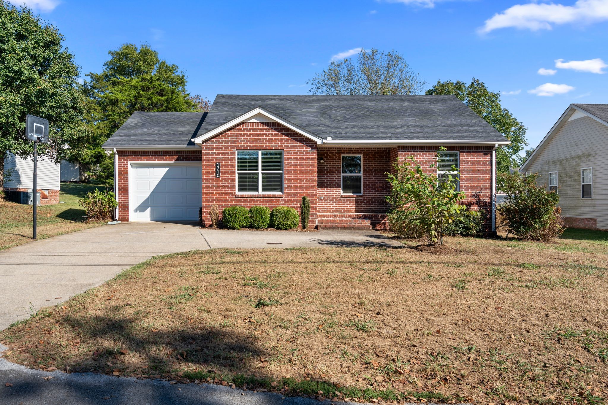 1710 Battleground Dr — photo