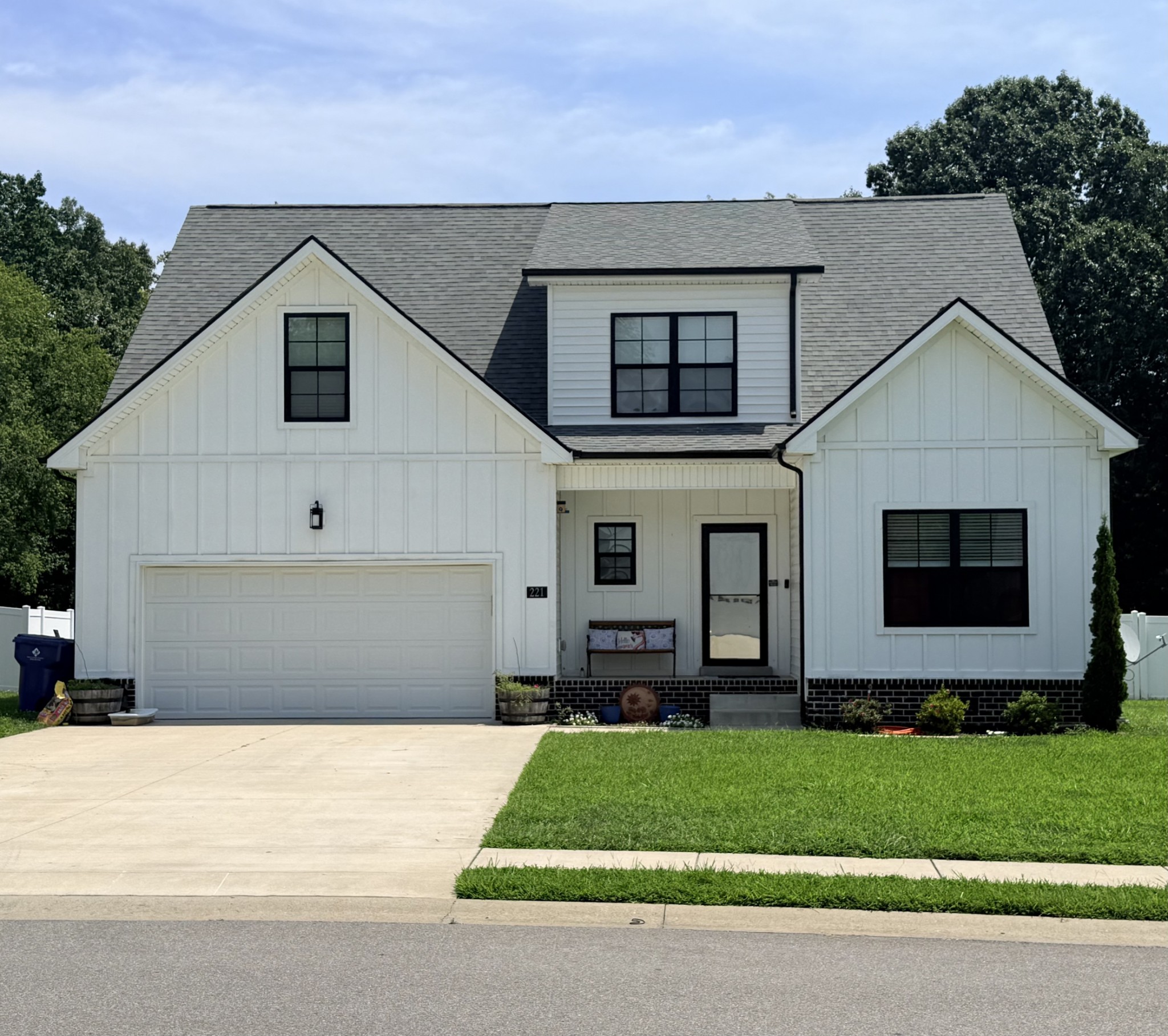 221 Sherlock Dr — photo